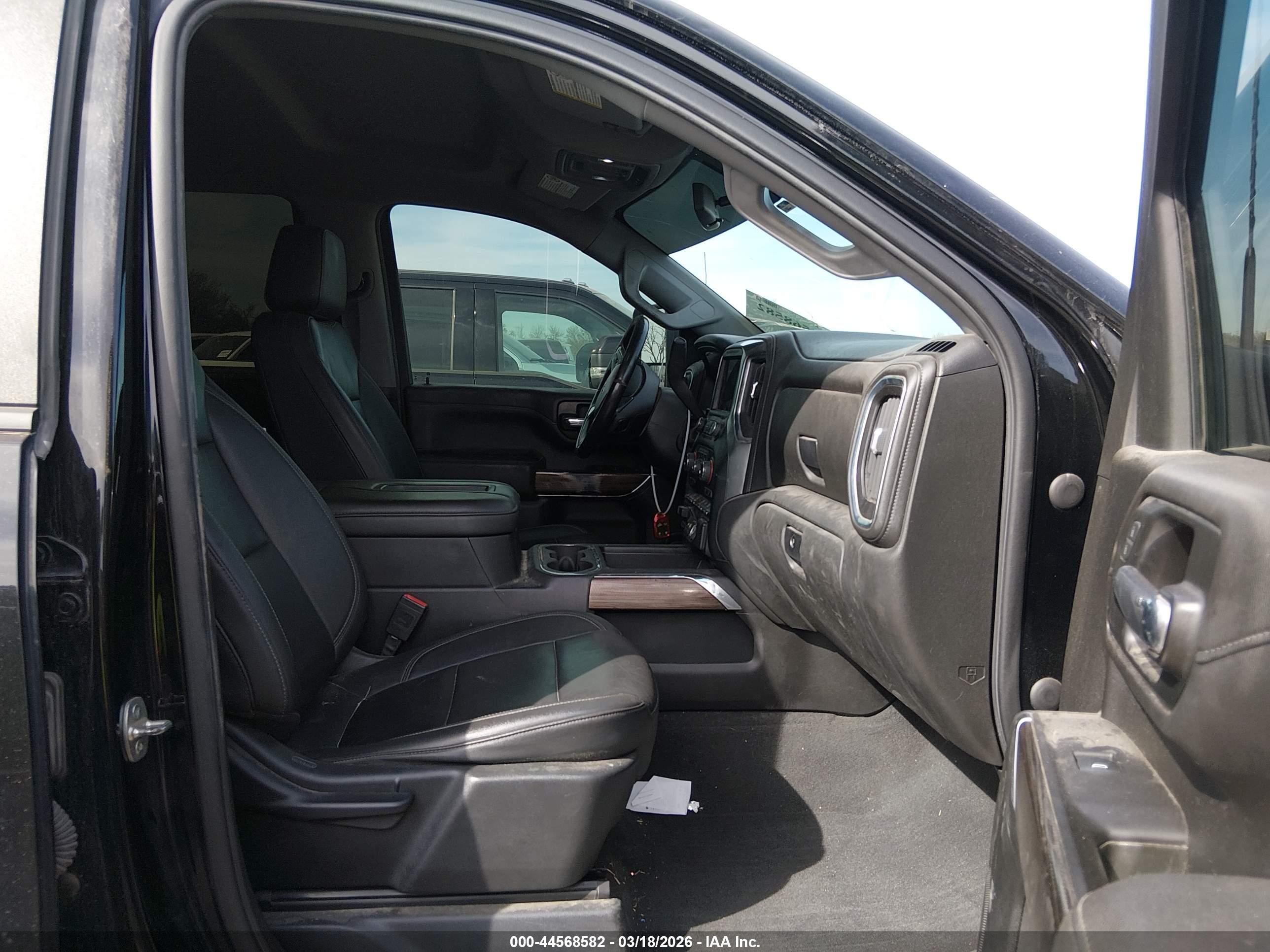 CHEVROLET SILVERADO image 5