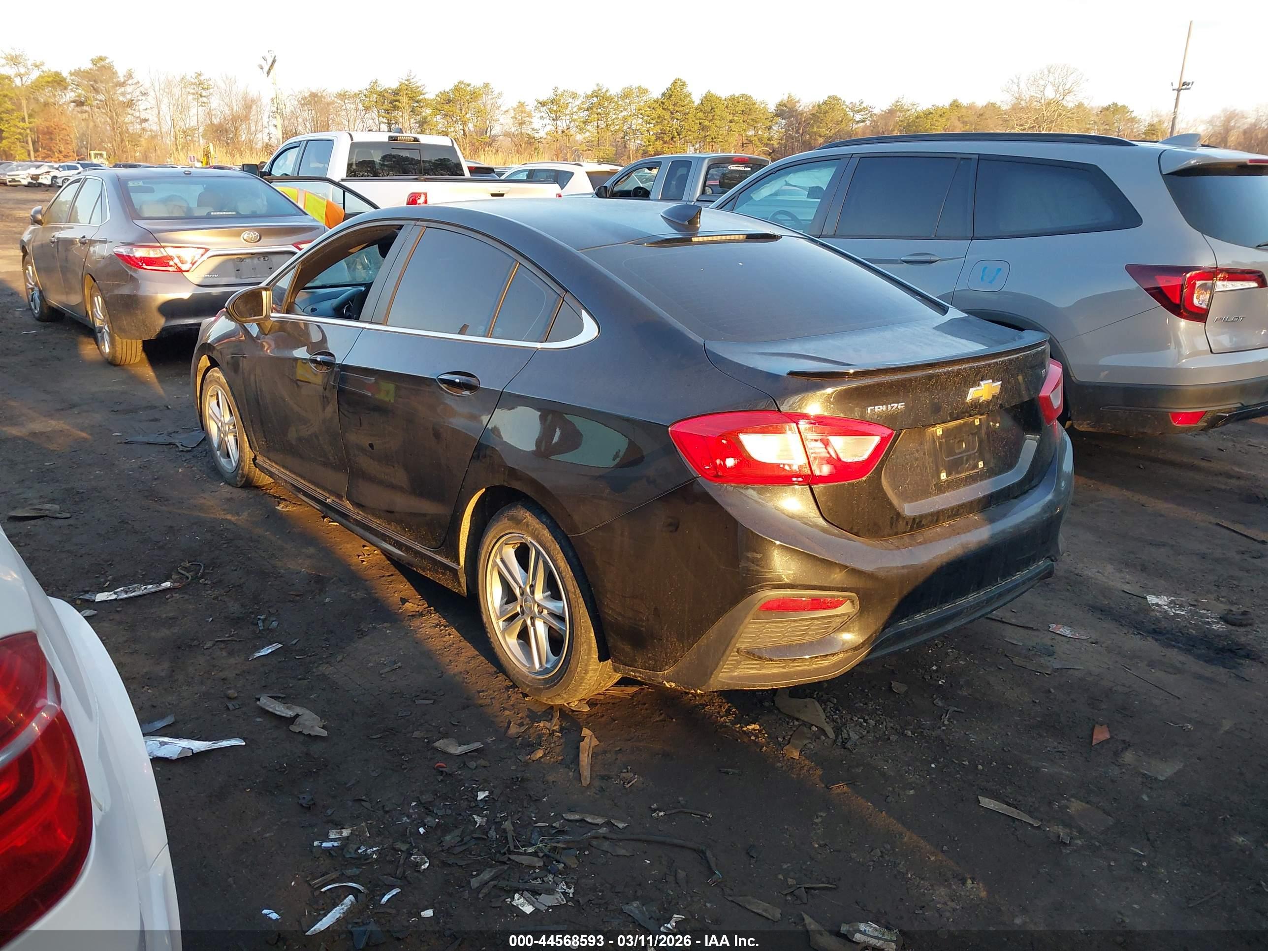 CHEVROLET CRUZE image 3