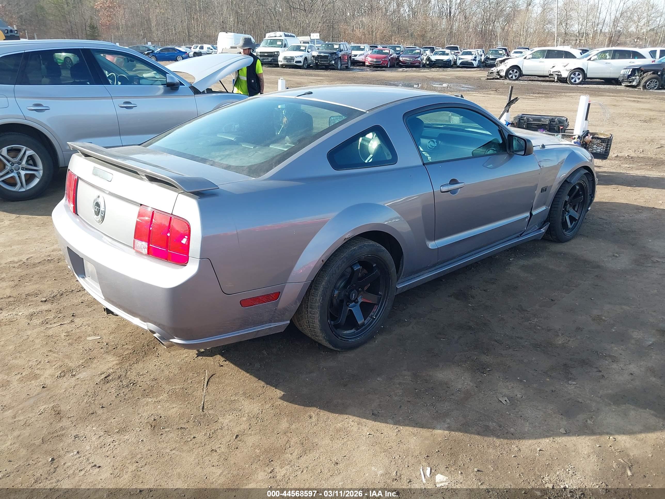 FORD MUSTANG image 4
