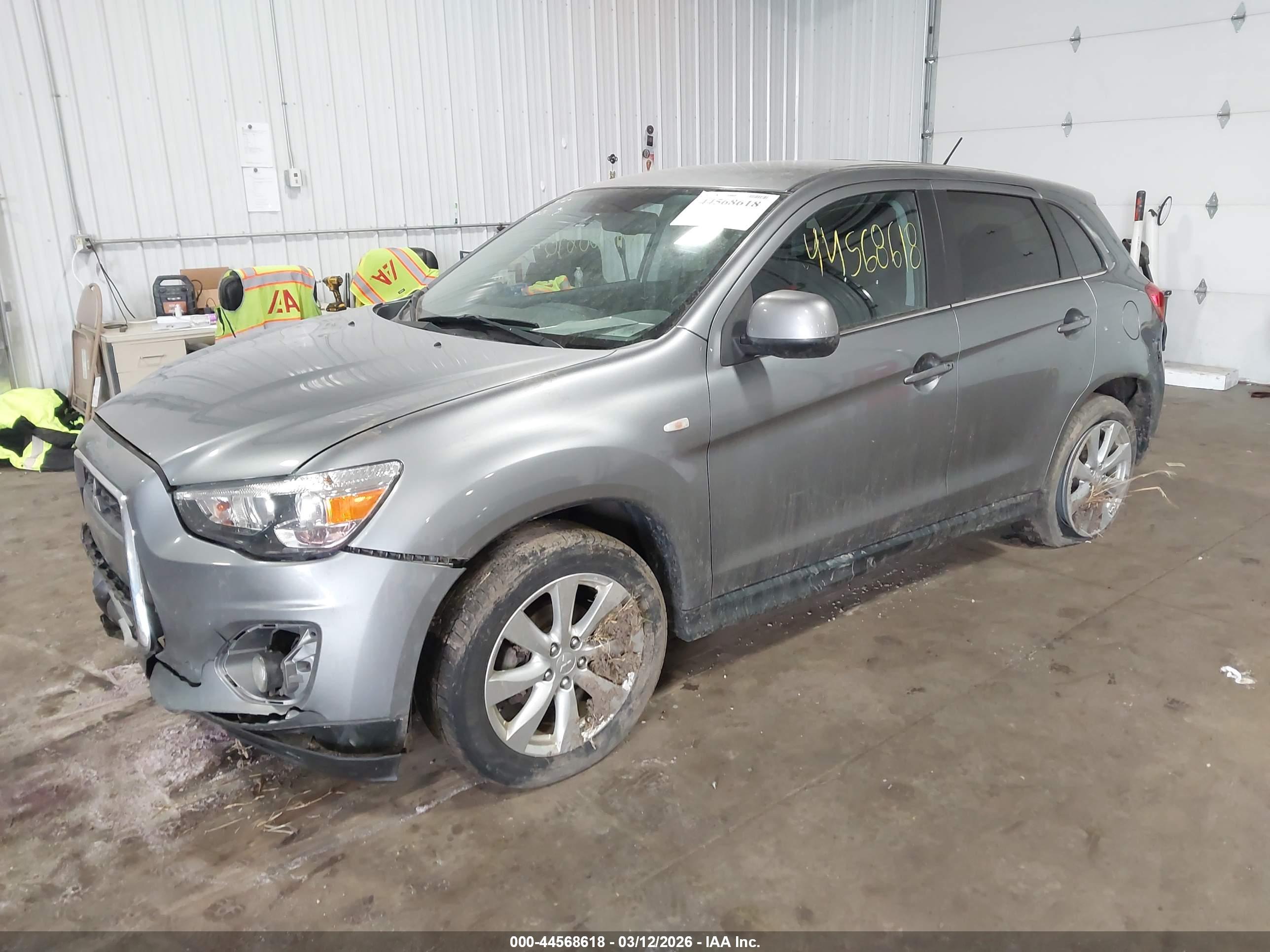 MITSUBISHI OUTLANDER image 2