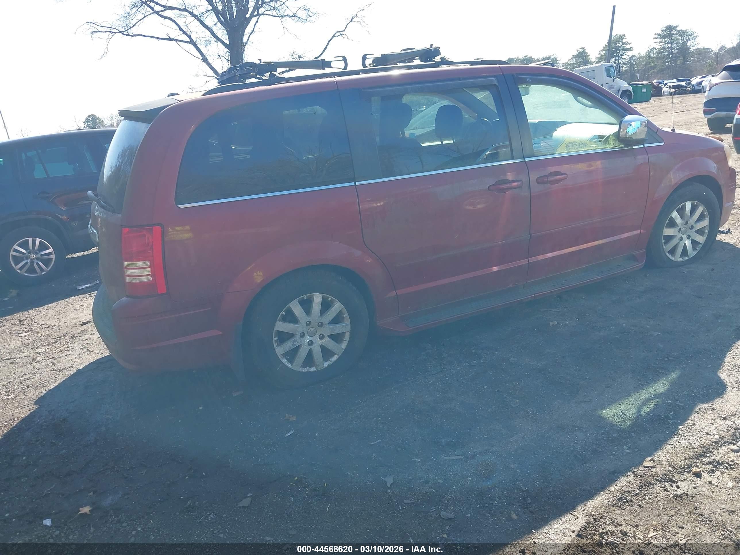 CHRYSLER TOWN image 4