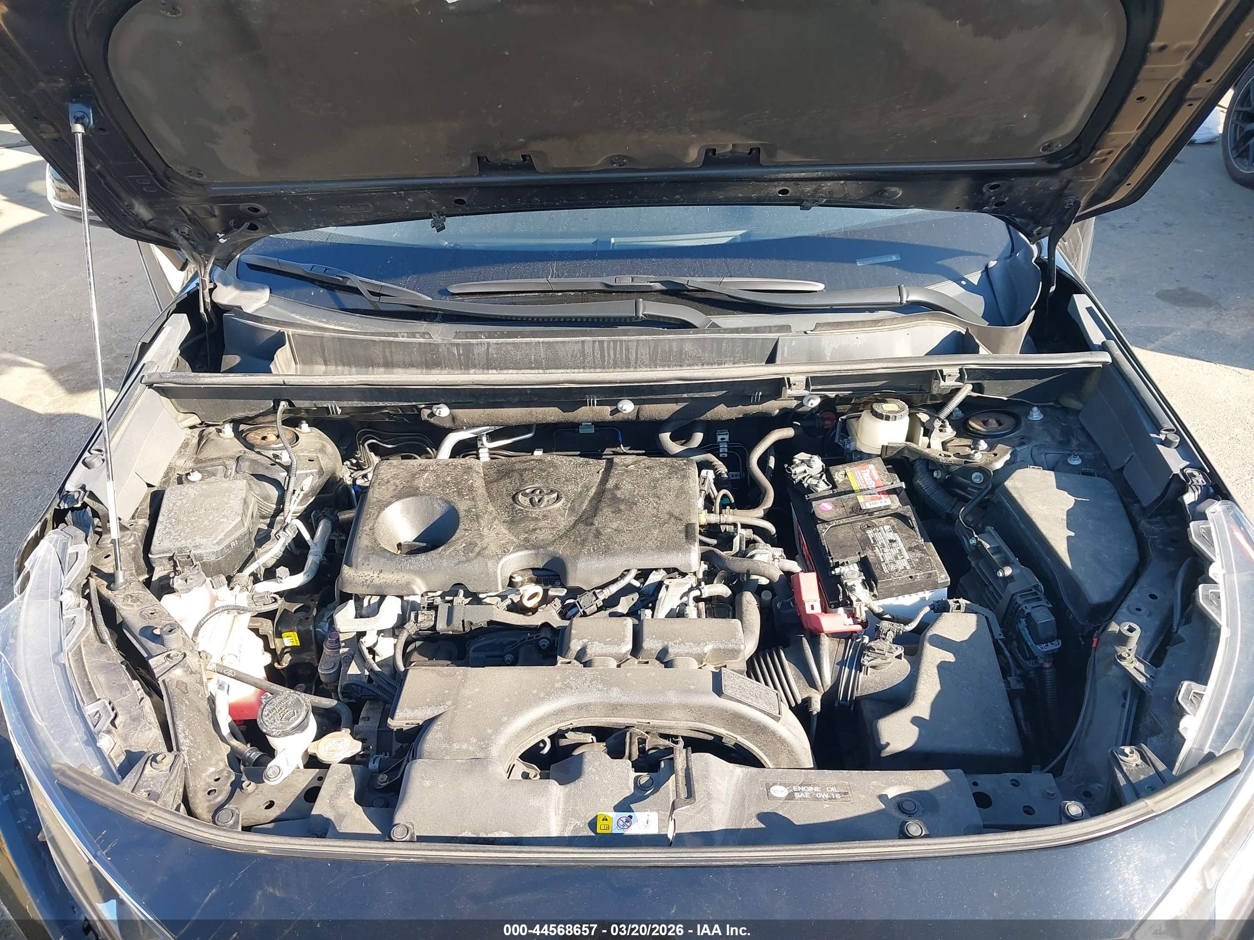 TOYOTA RAV4 image 10