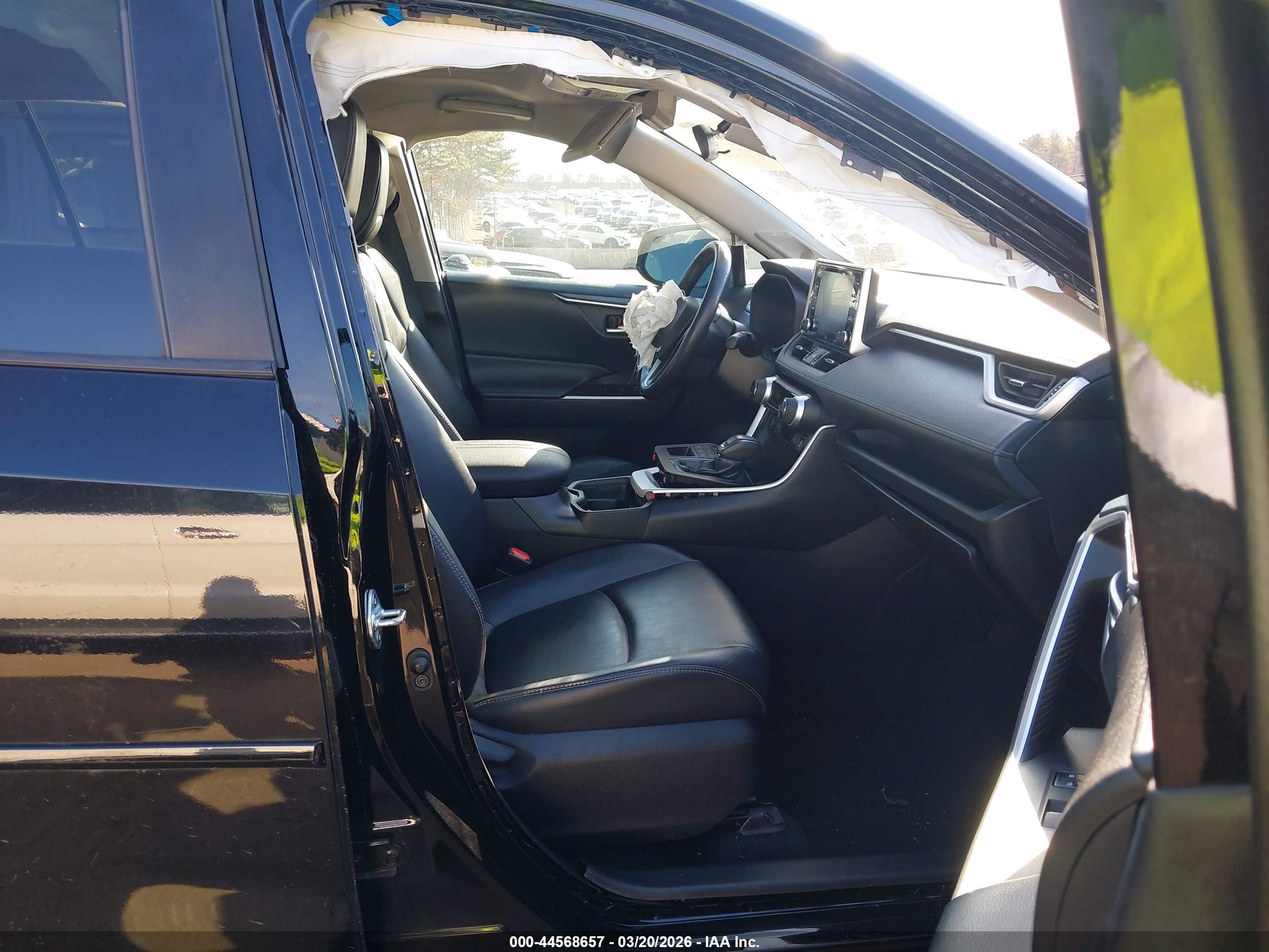 TOYOTA RAV4 image 5