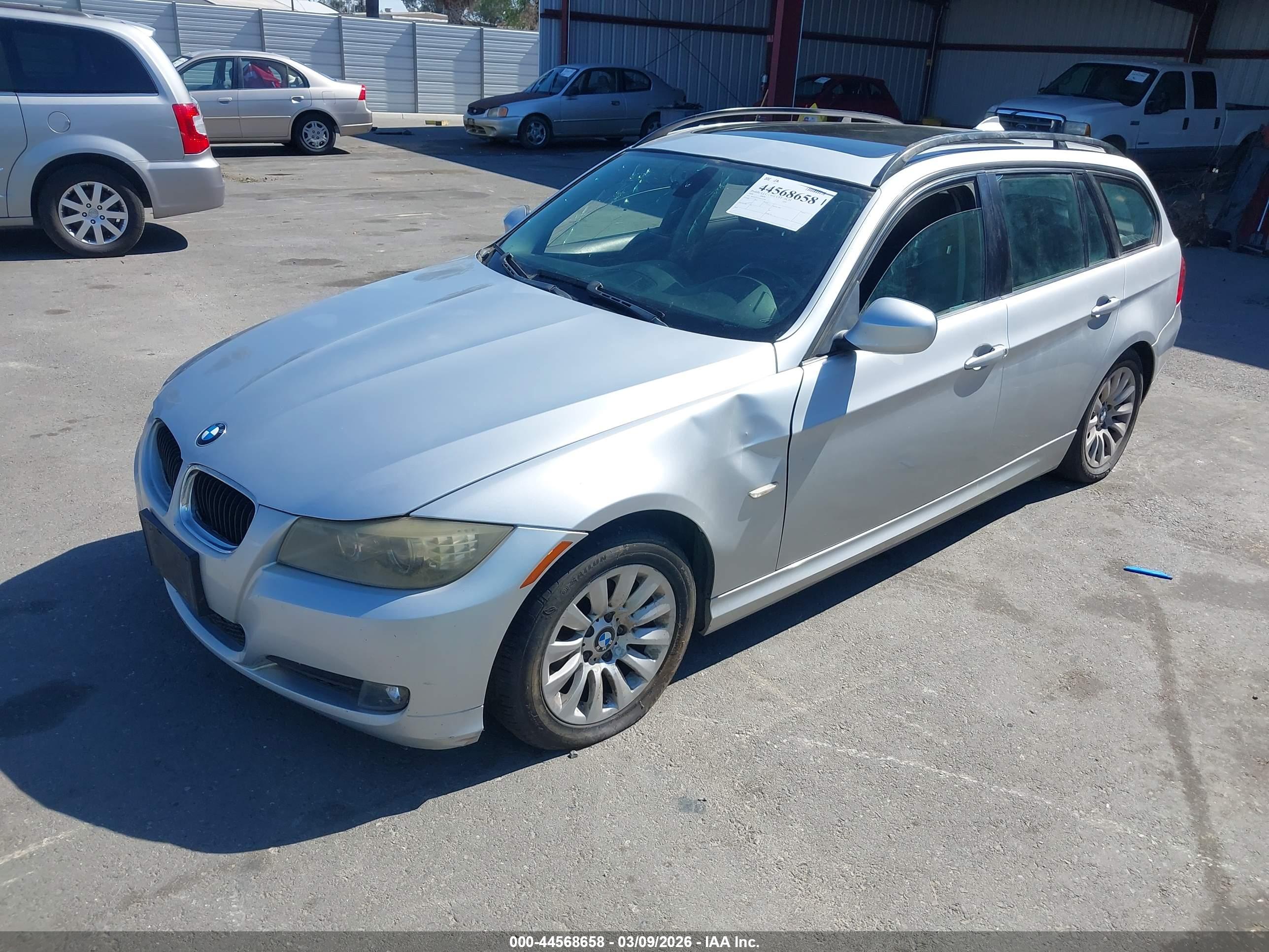 BMW 328I image 2