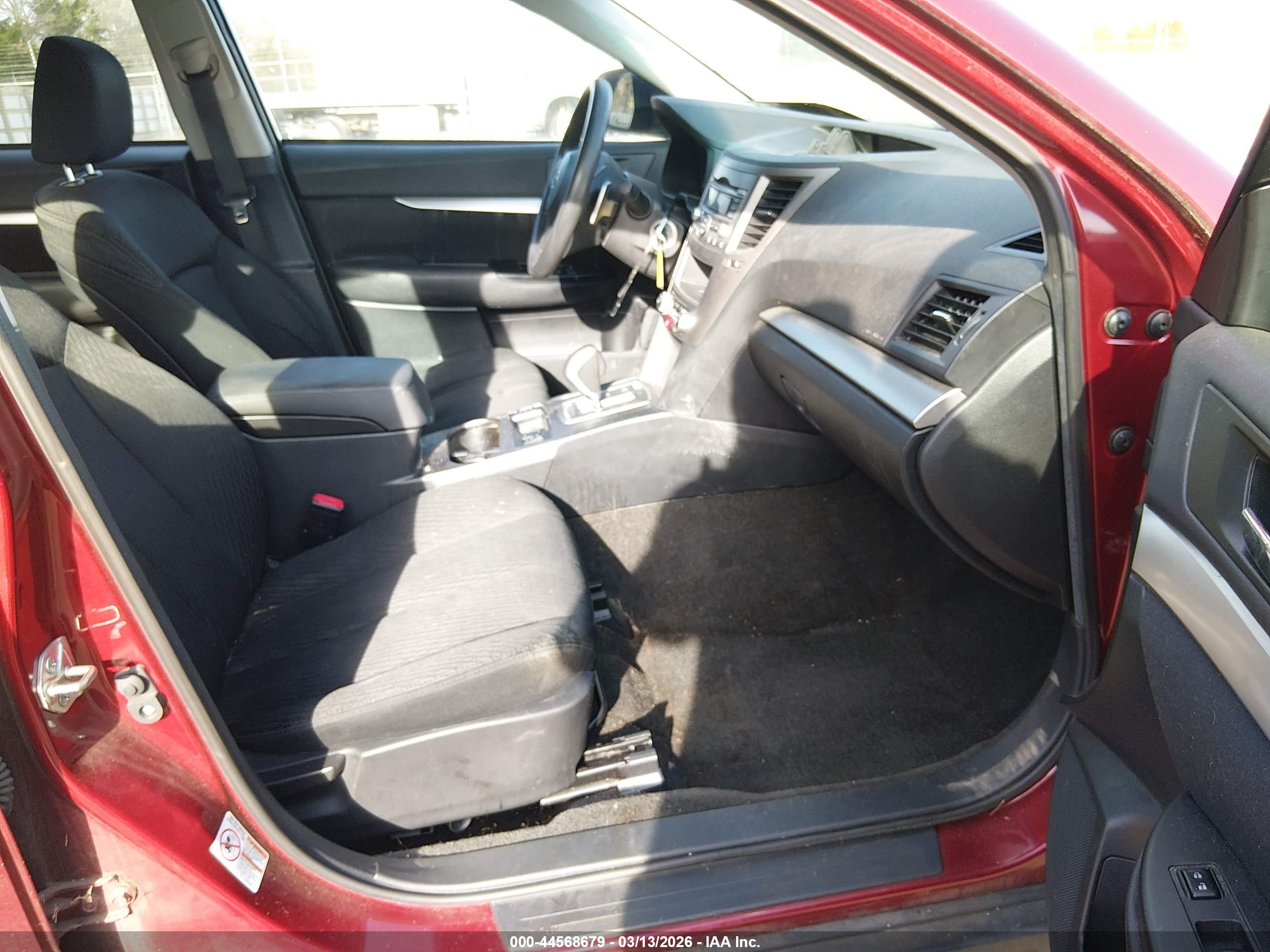 SUBARU OUTBACK image 5