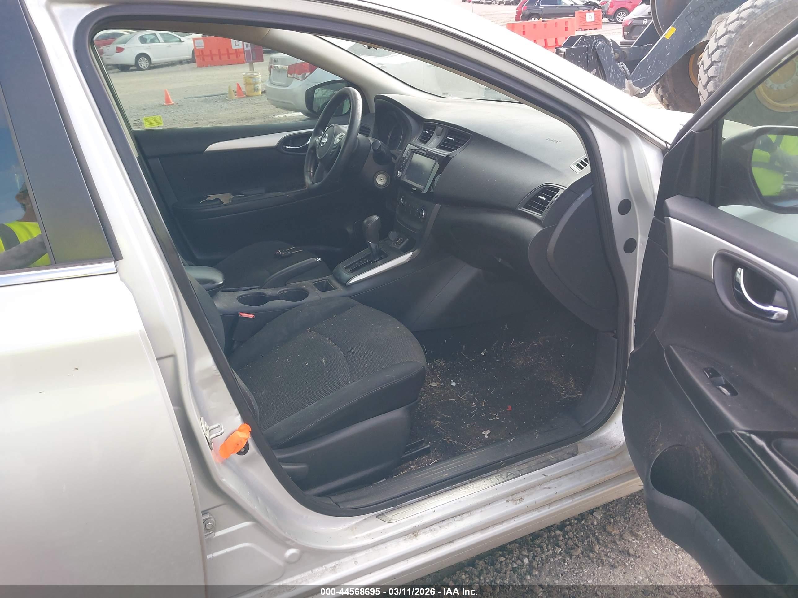 NISSAN SENTRA image 5