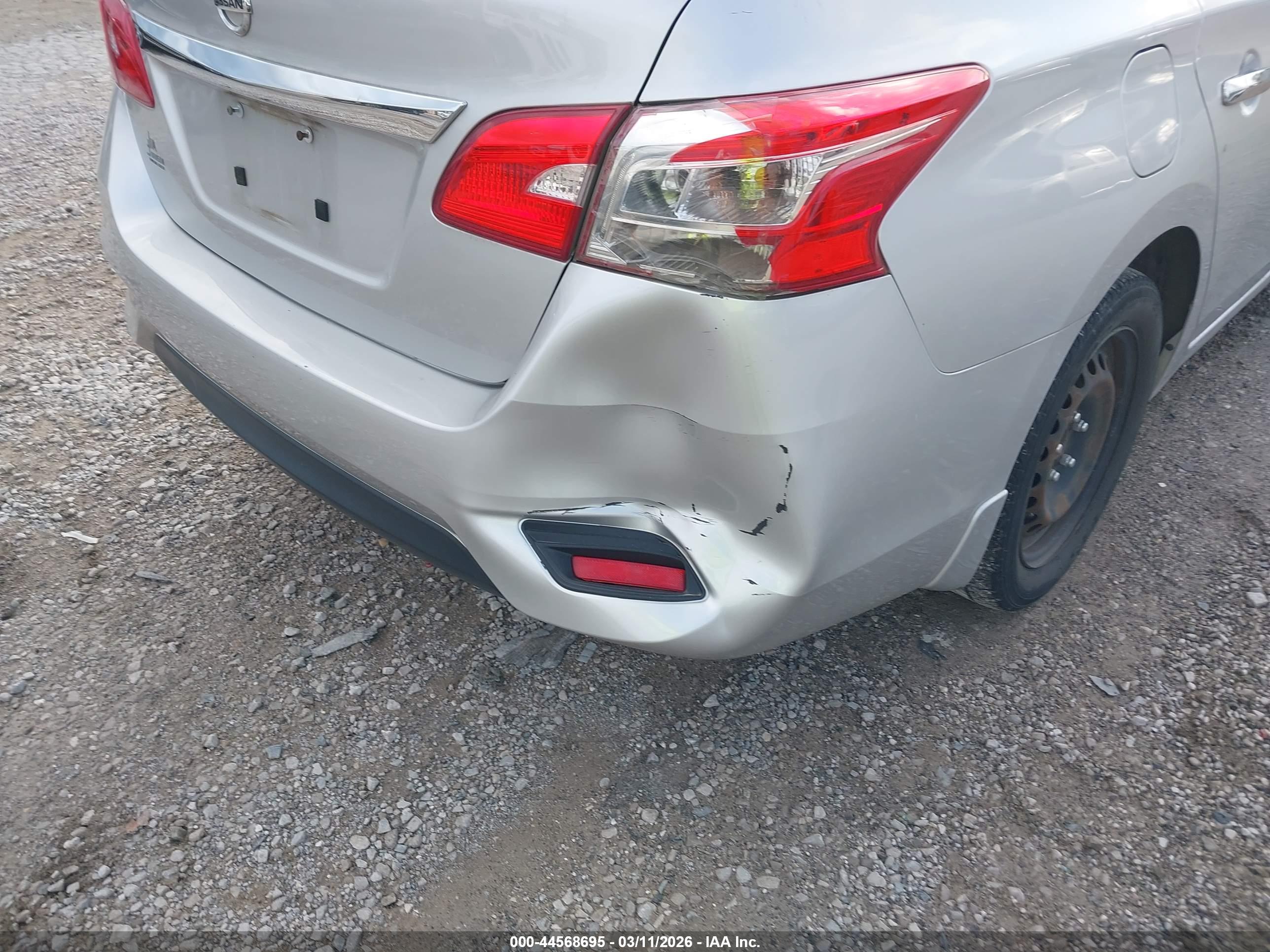 NISSAN SENTRA image 6
