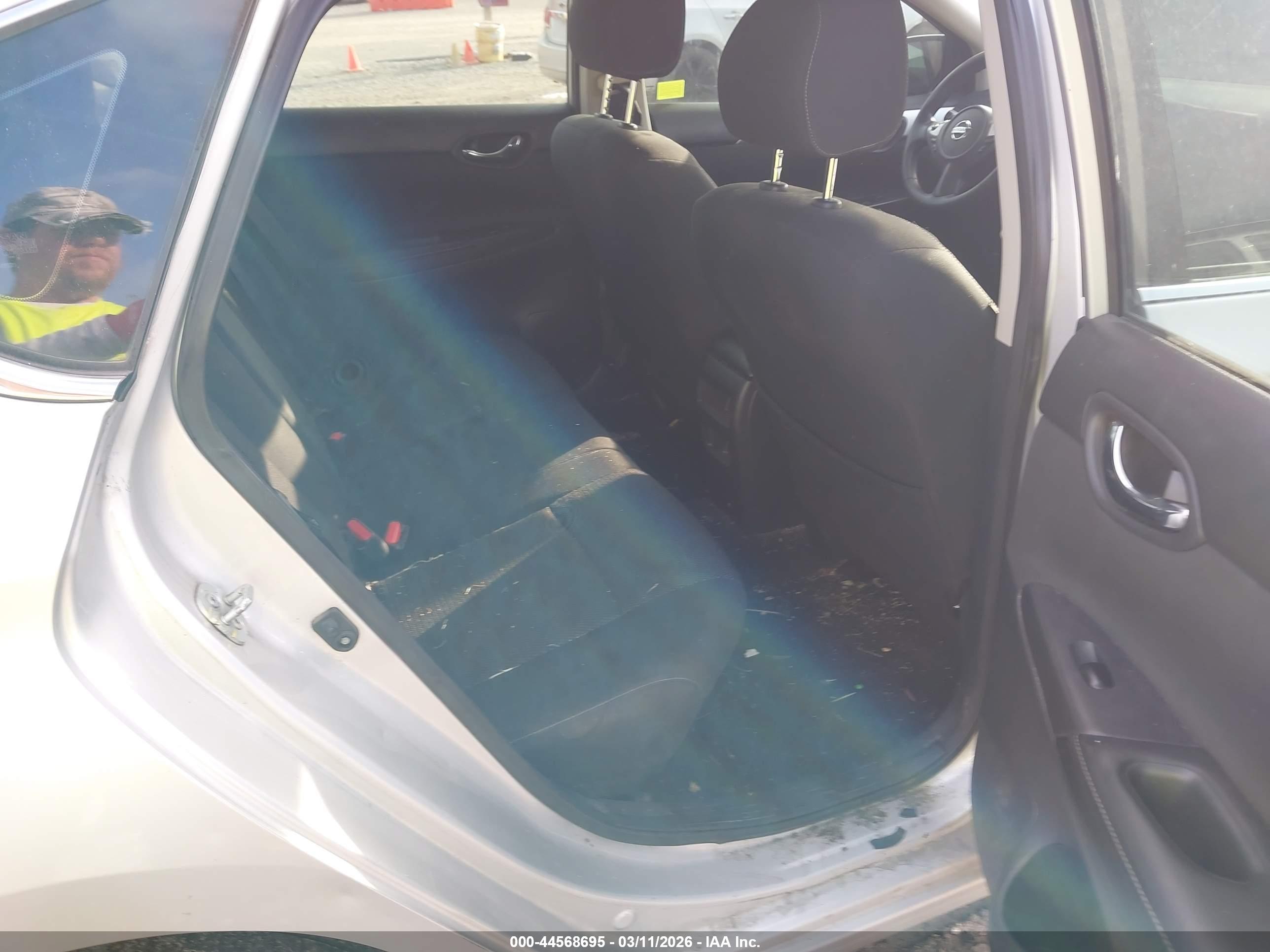 NISSAN SENTRA image 8