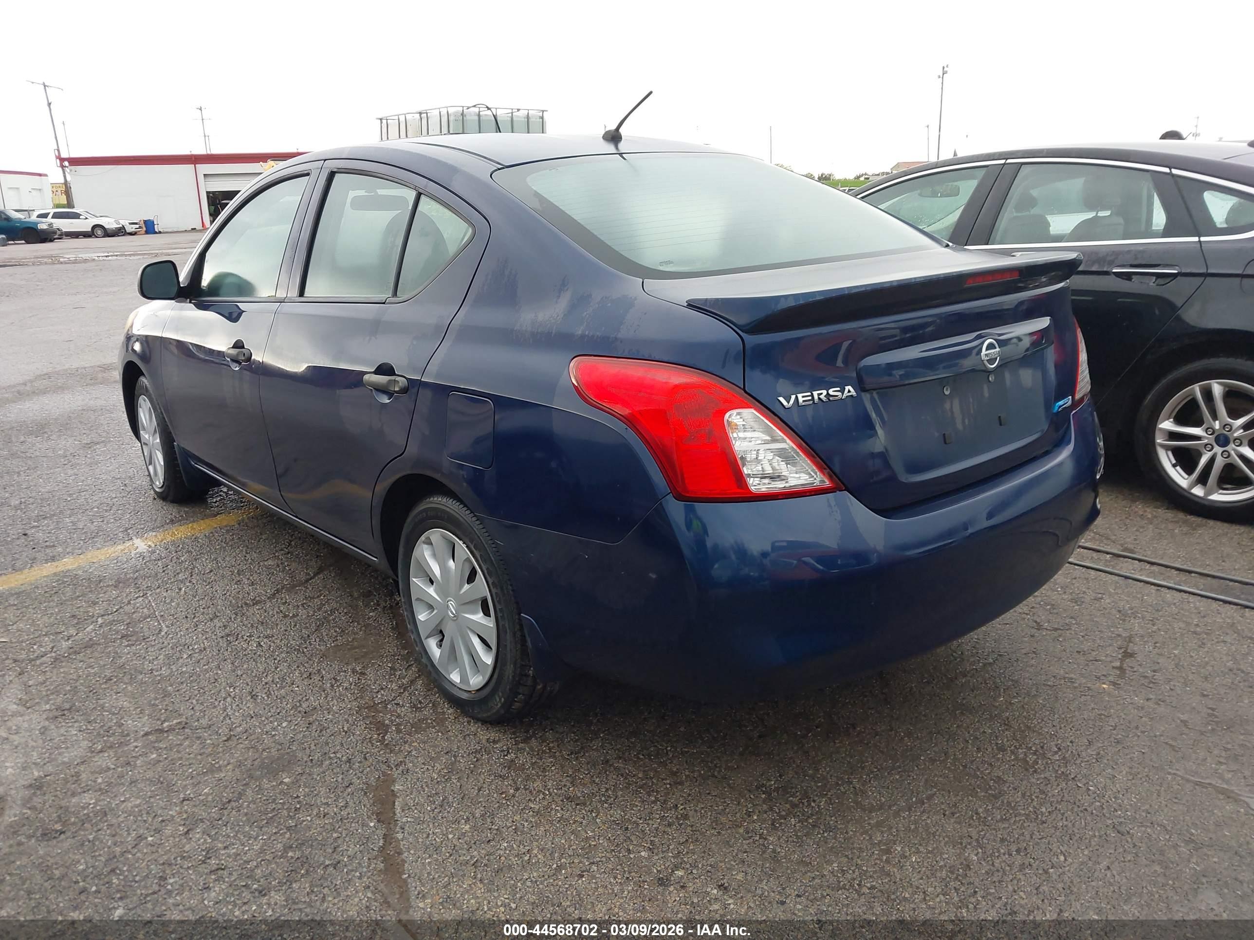 NISSAN VERSA image 3