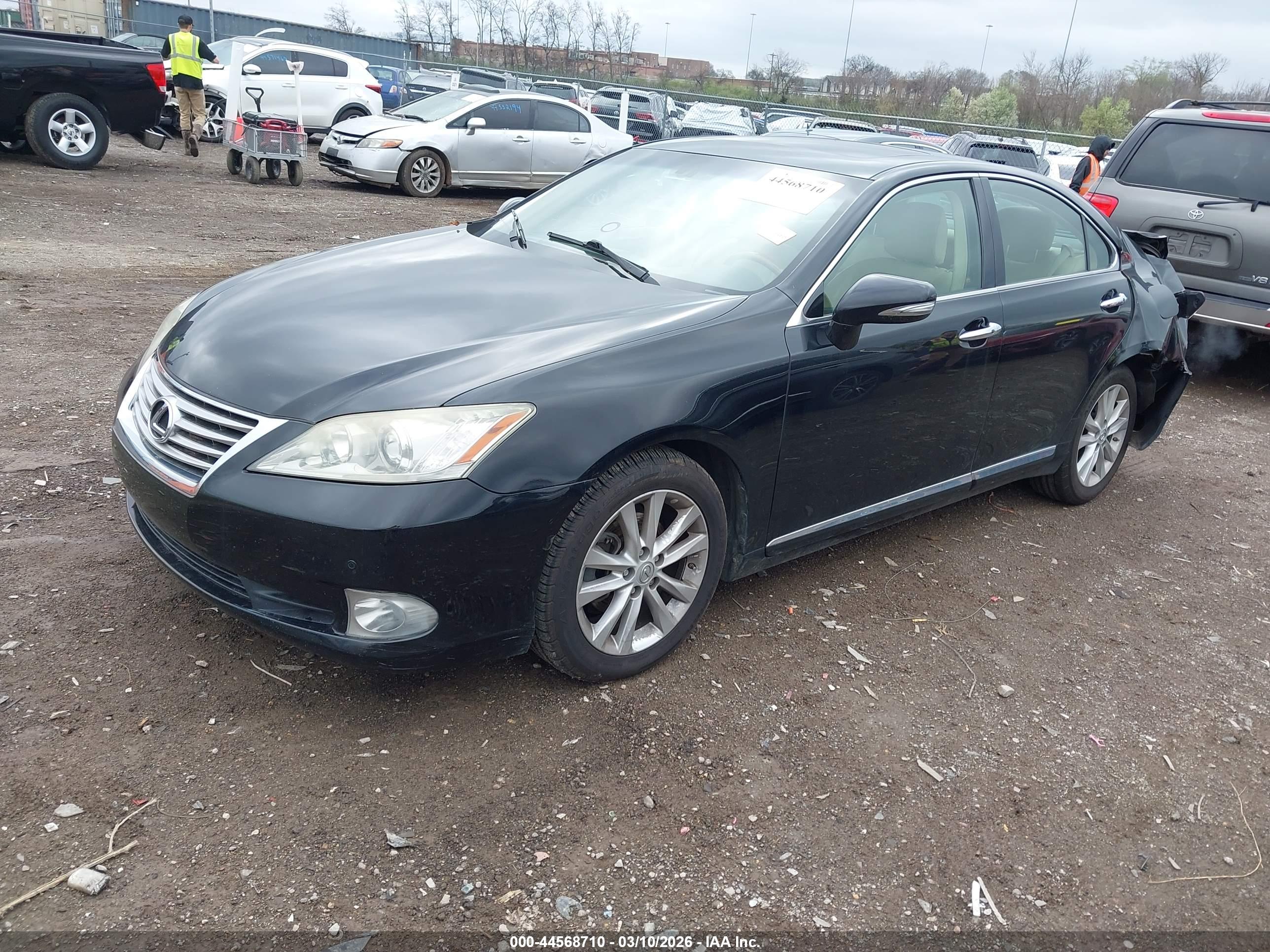 LEXUS ES image 2