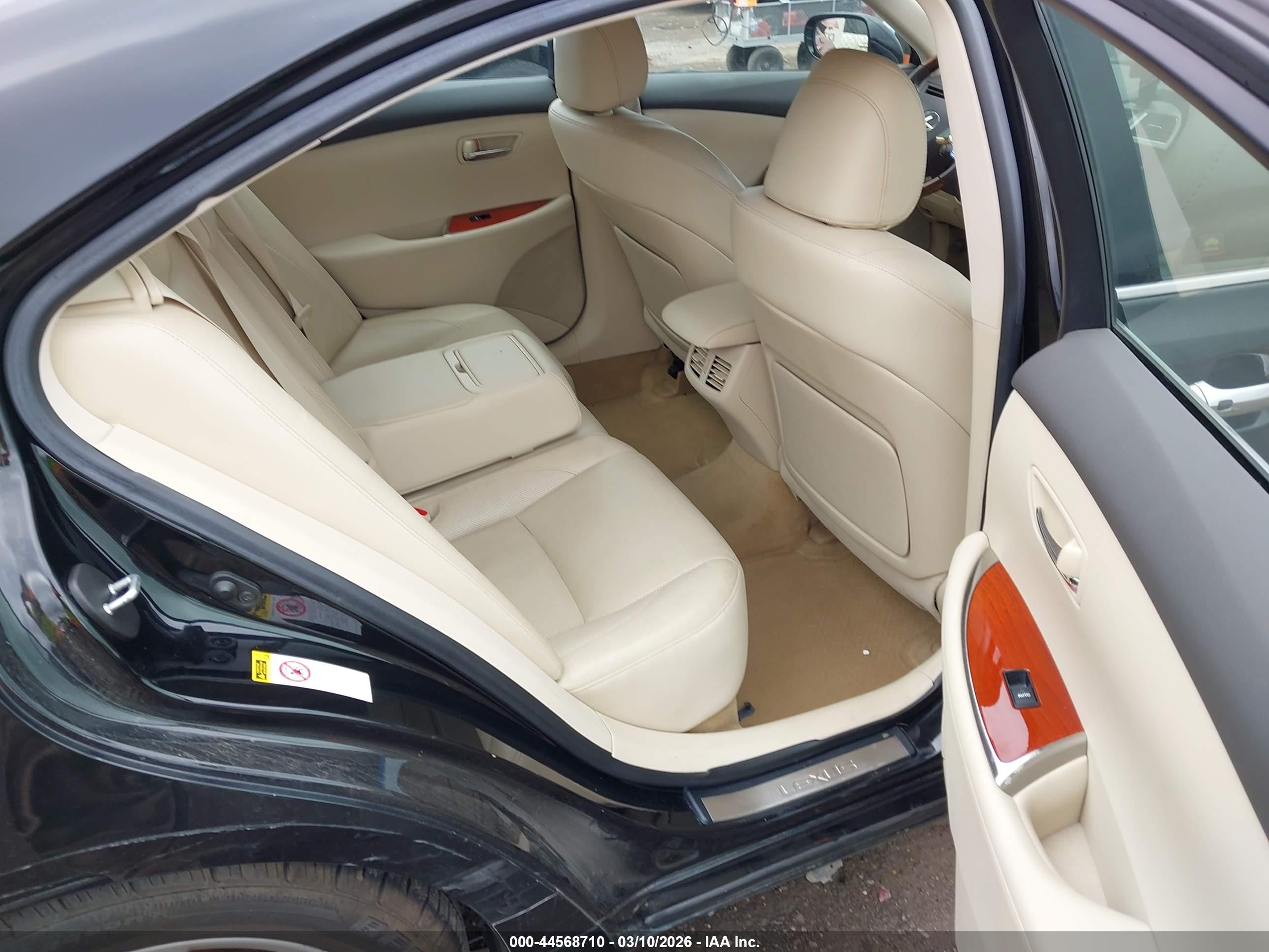 LEXUS ES image 8