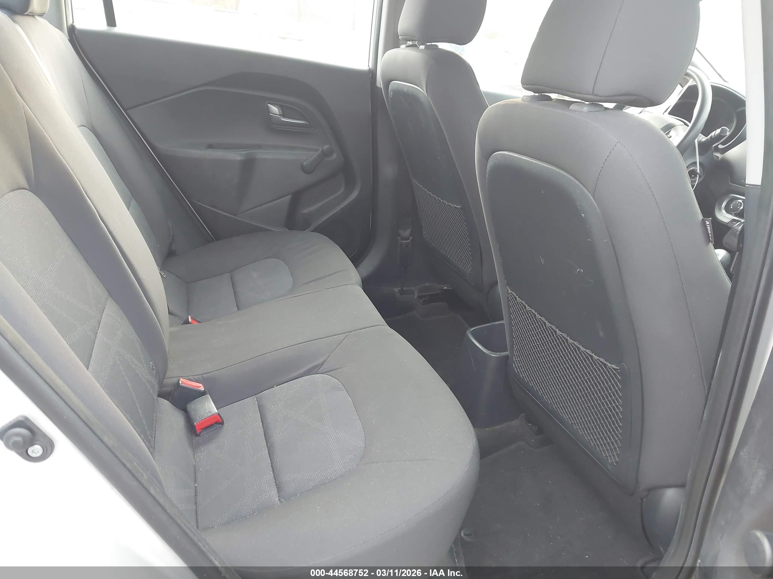 KIA RIO image 8