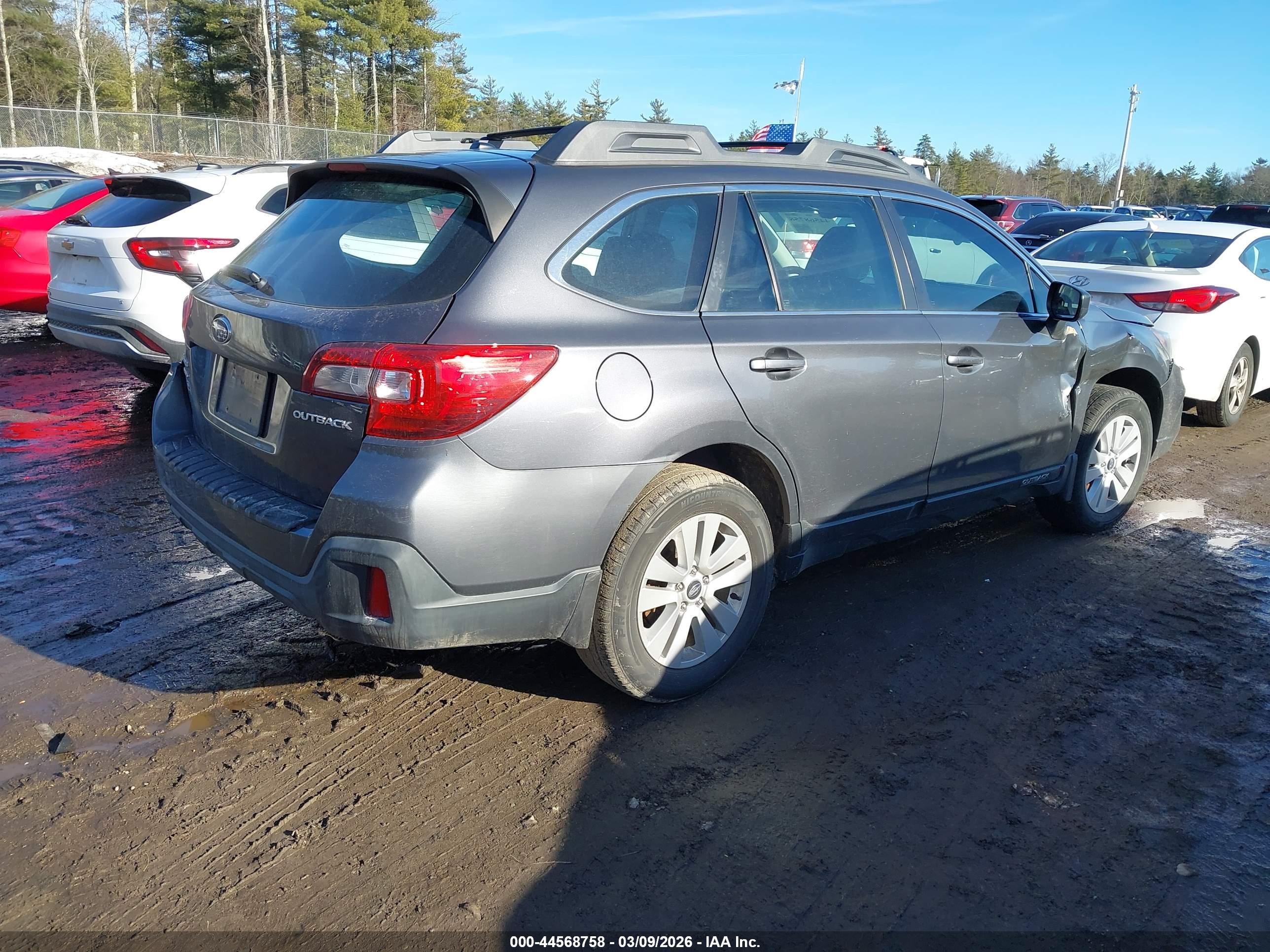 SUBARU OUTBACK image 4