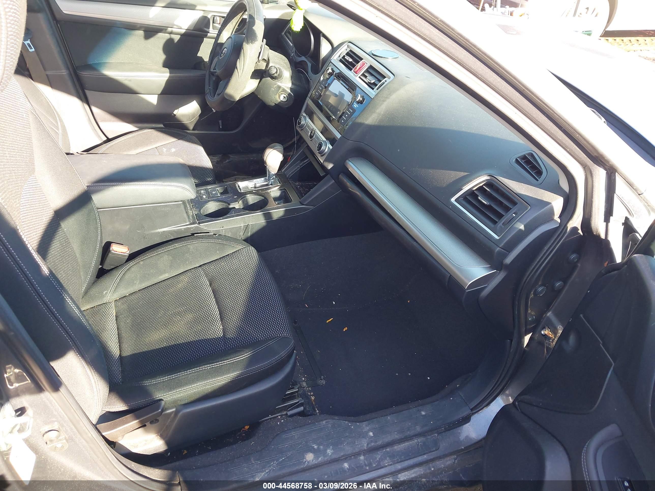SUBARU OUTBACK image 5