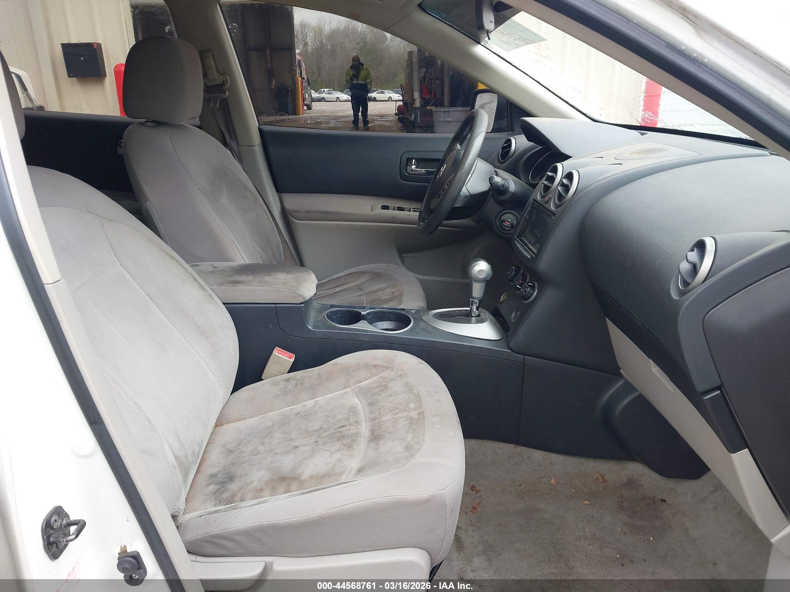 NISSAN ROGUE image 5