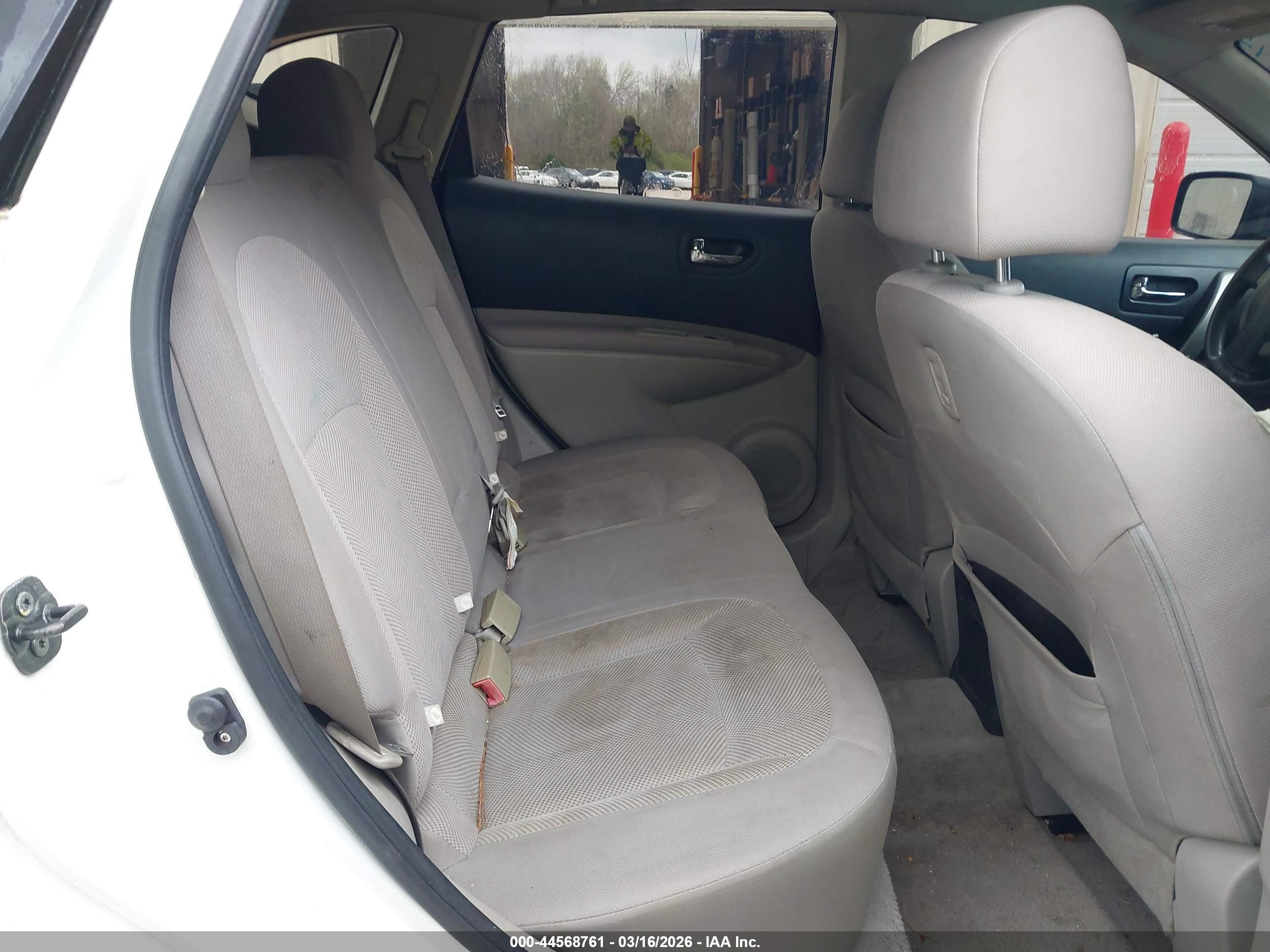 NISSAN ROGUE image 8