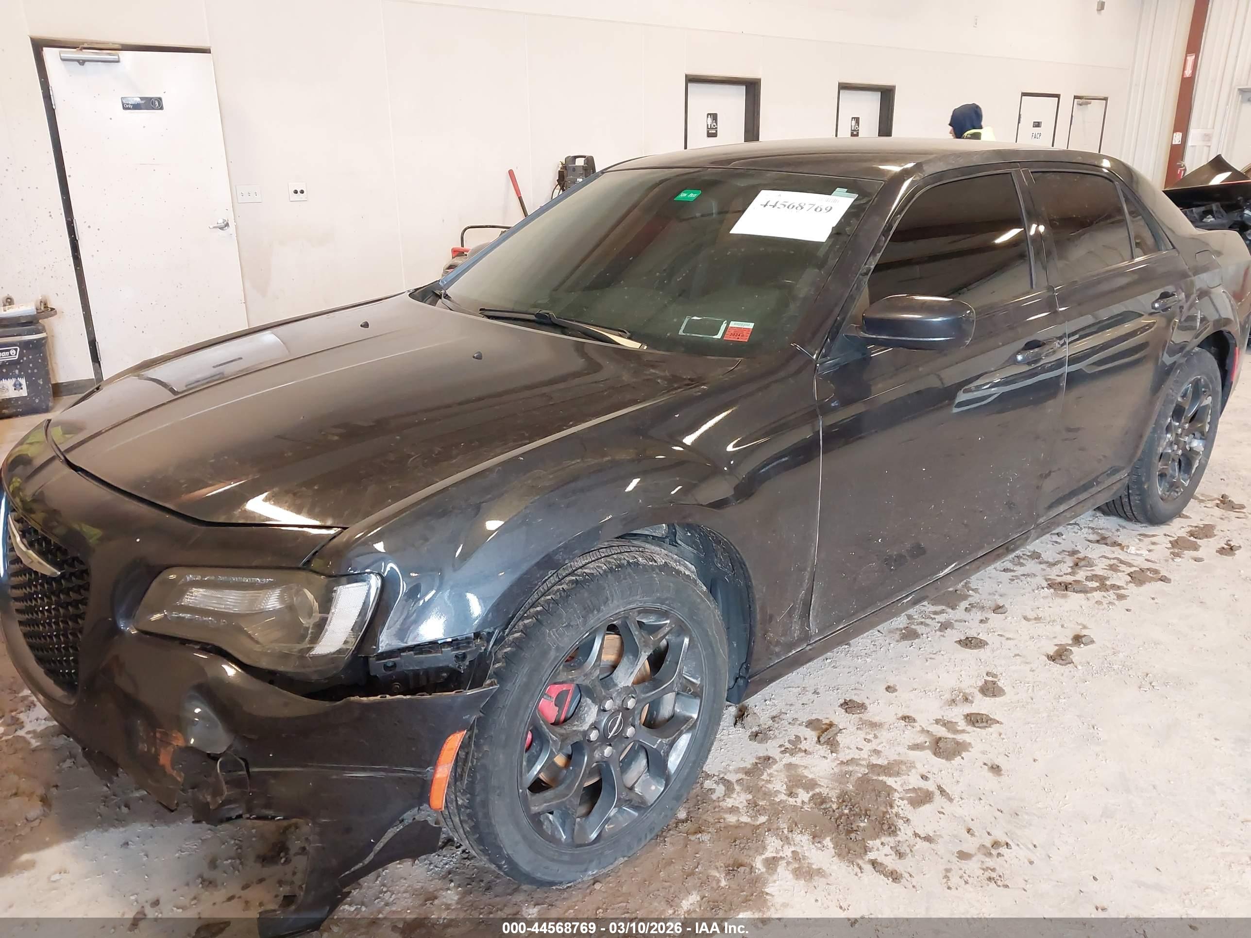 CHRYSLER 300 image 2