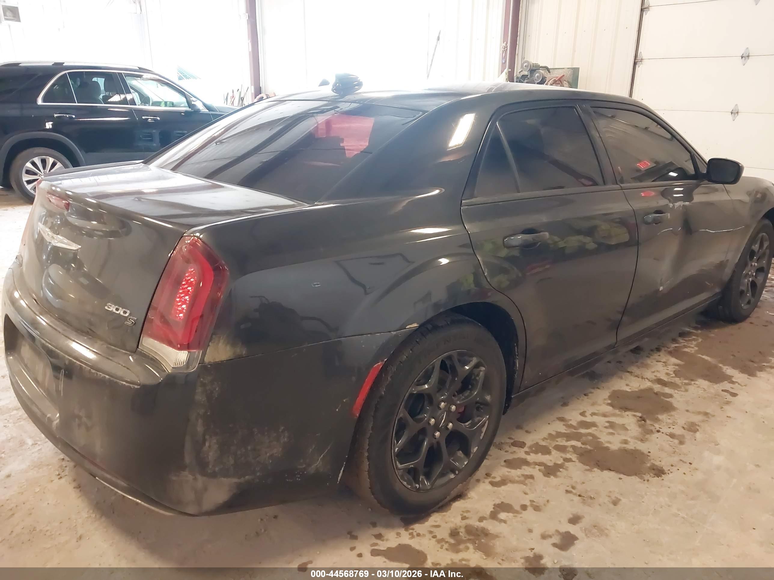 CHRYSLER 300 image 4