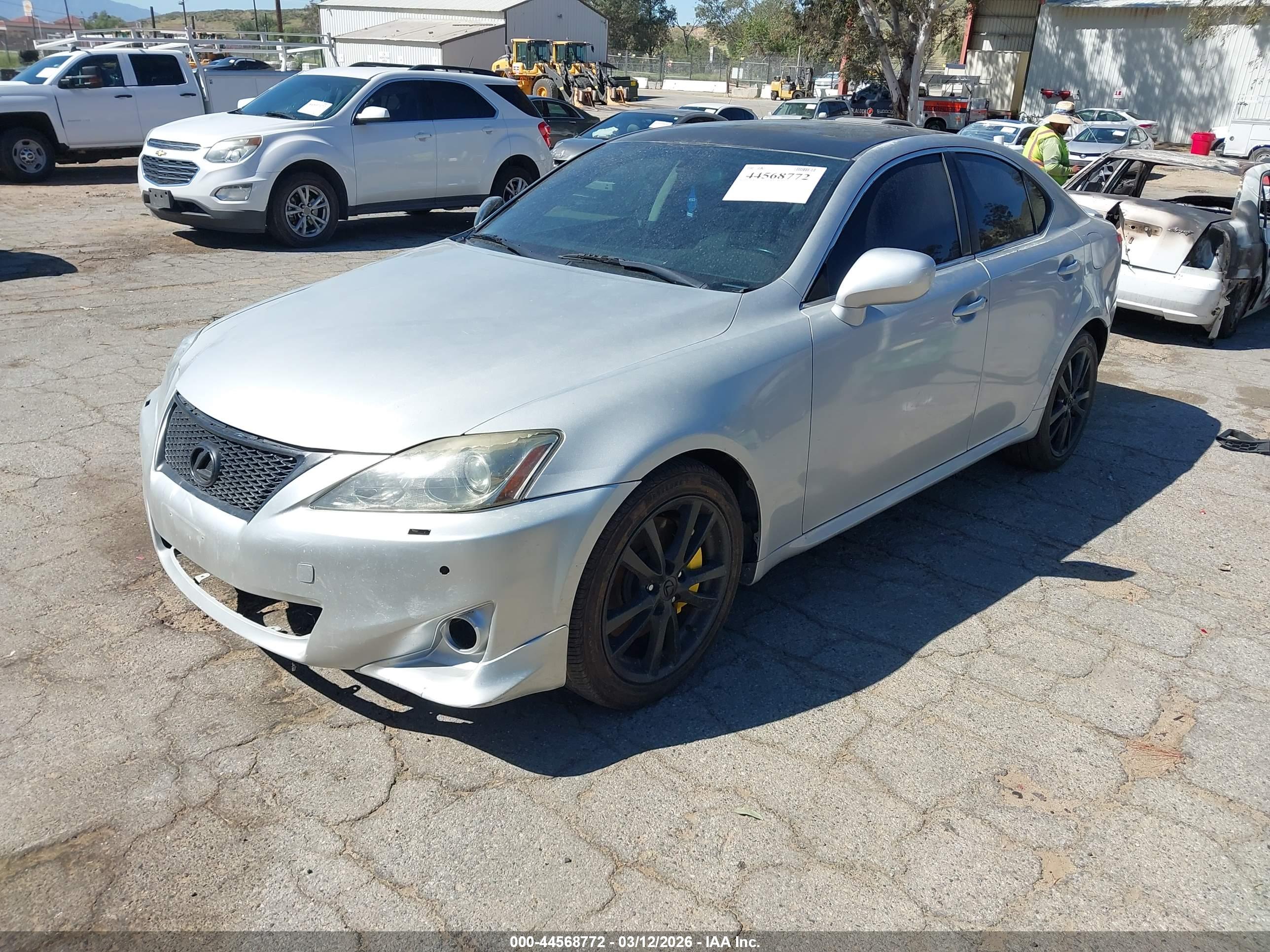LEXUS IS image 2
