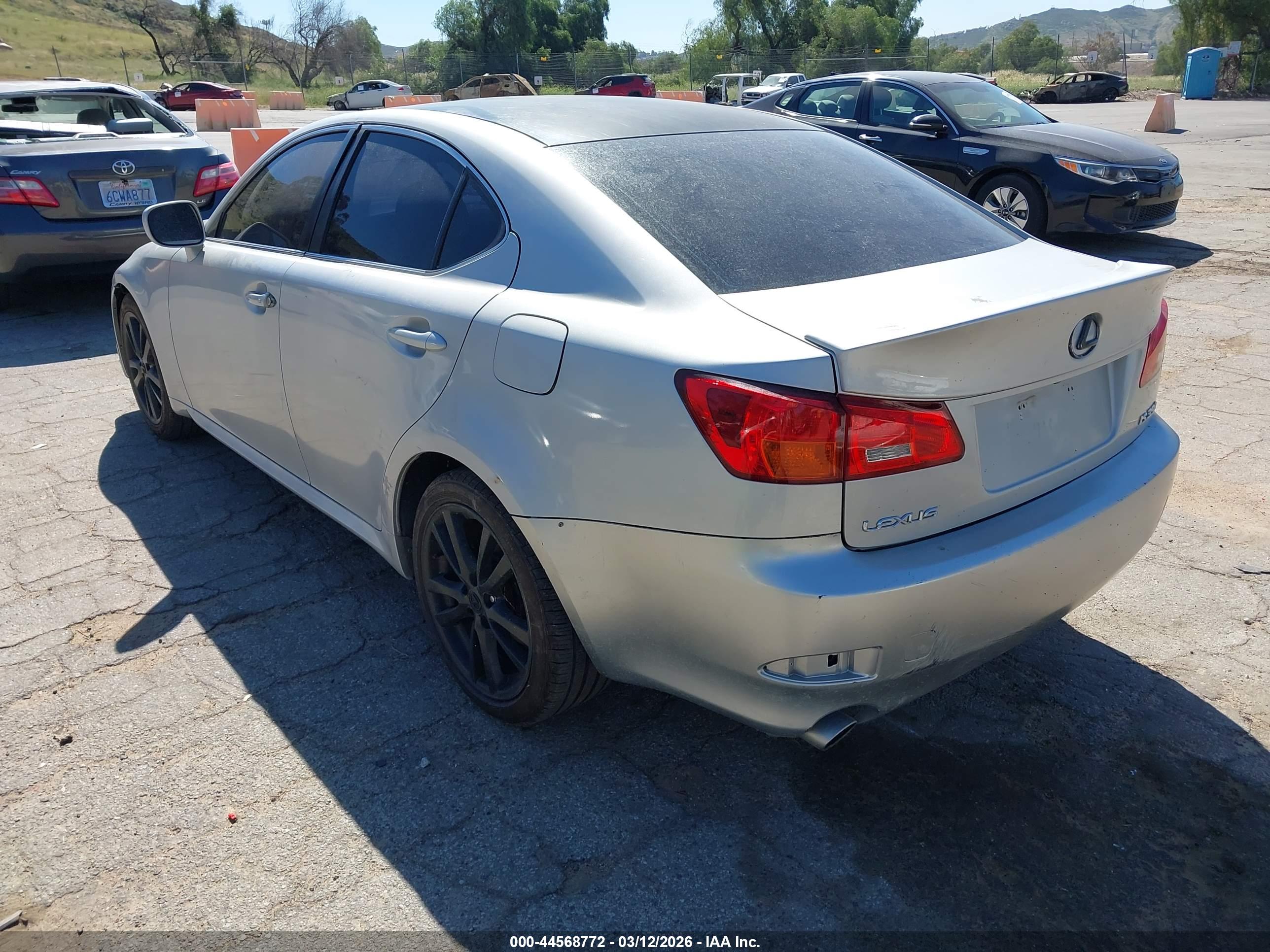 LEXUS IS image 3