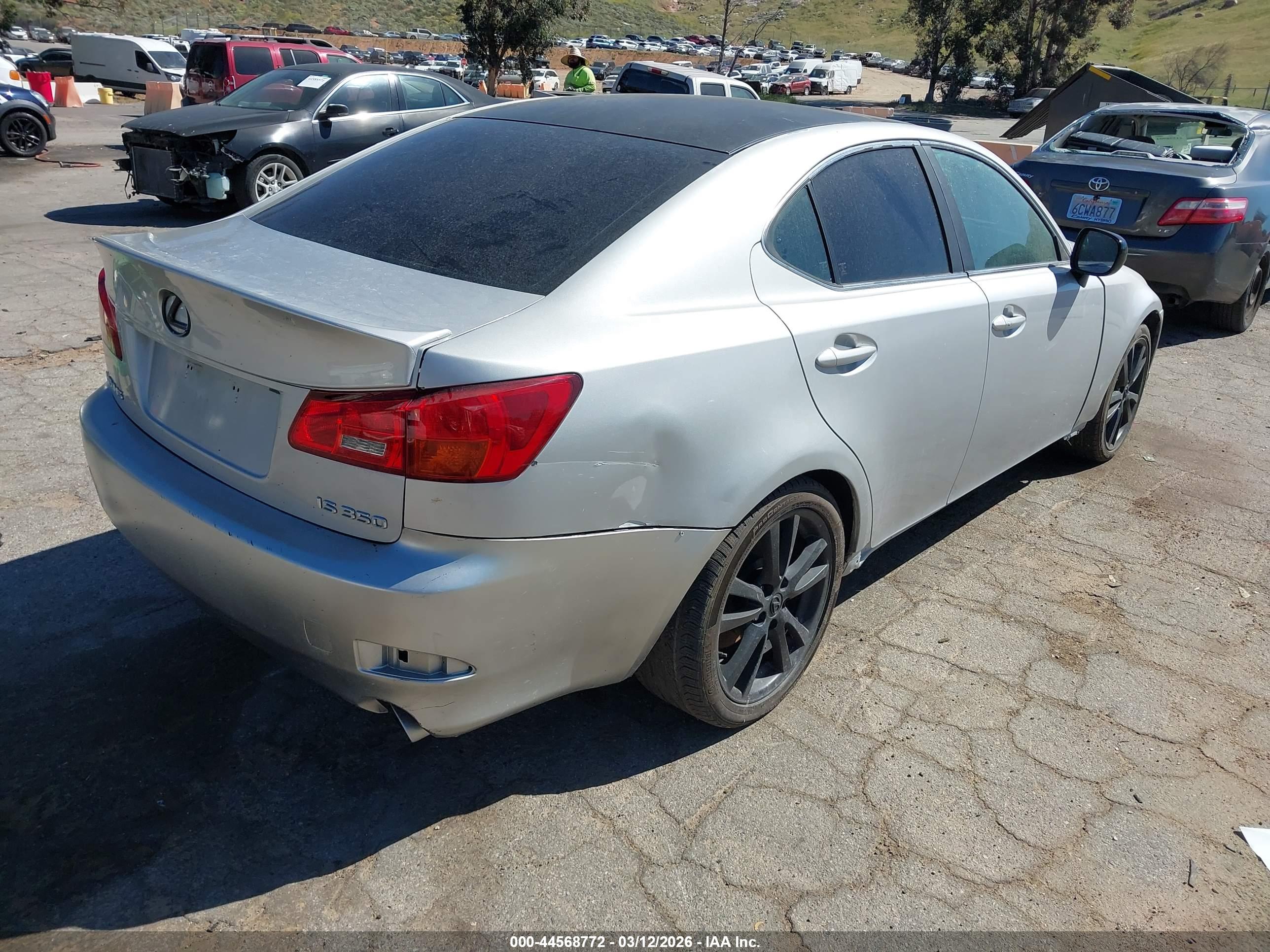 LEXUS IS image 4