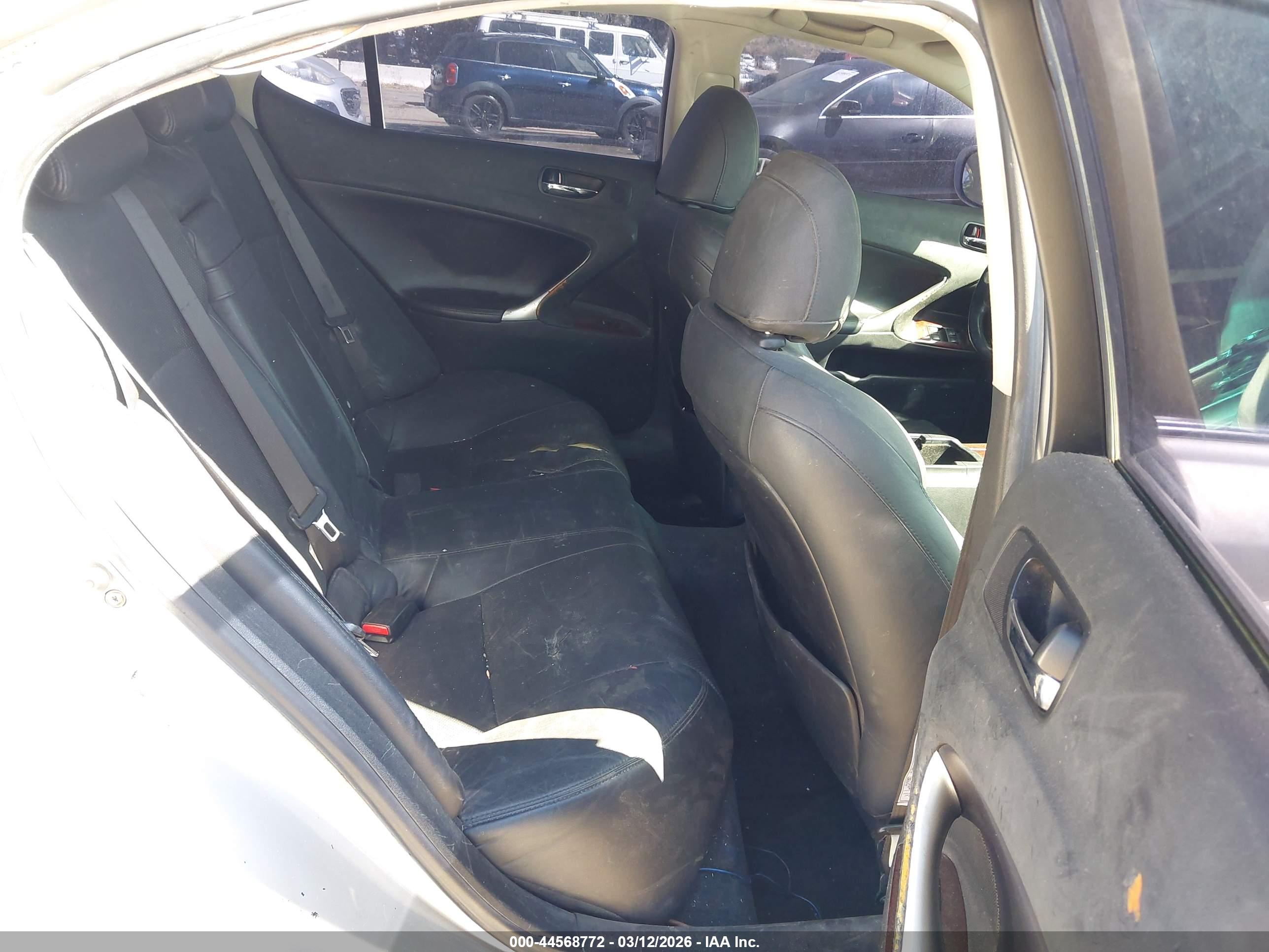 LEXUS IS image 8