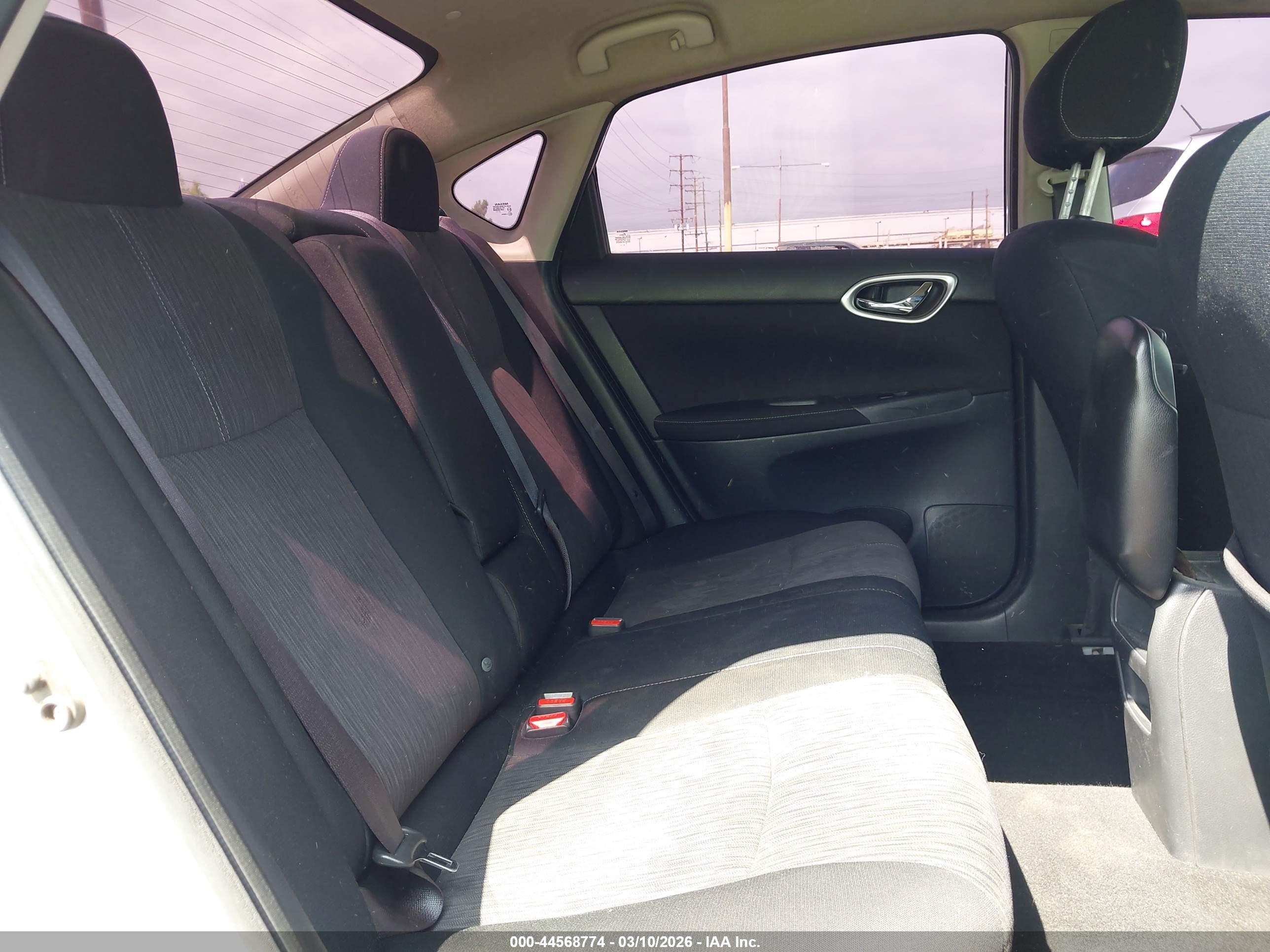 NISSAN SENTRA image 8