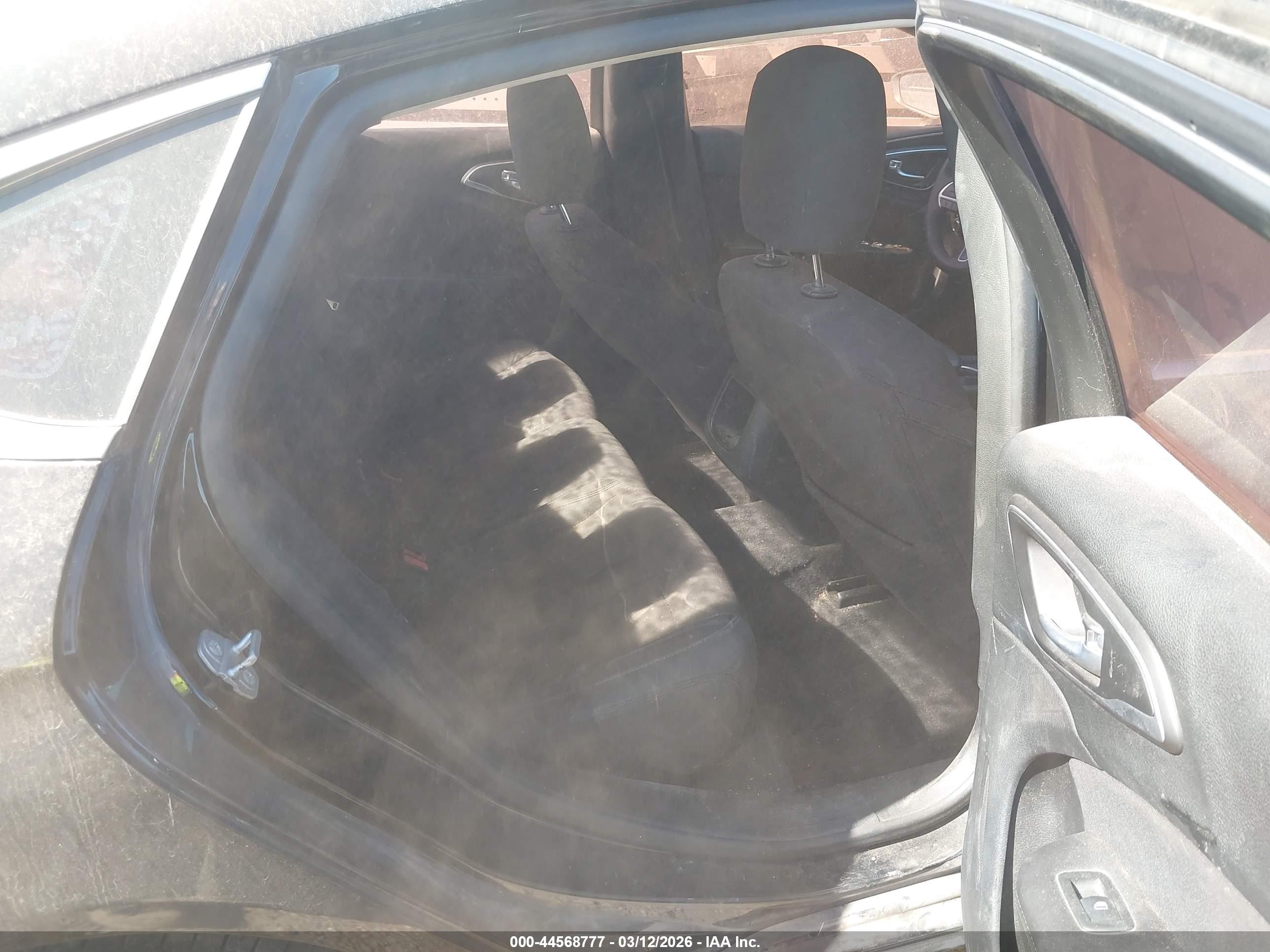CHRYSLER 200 image 8
