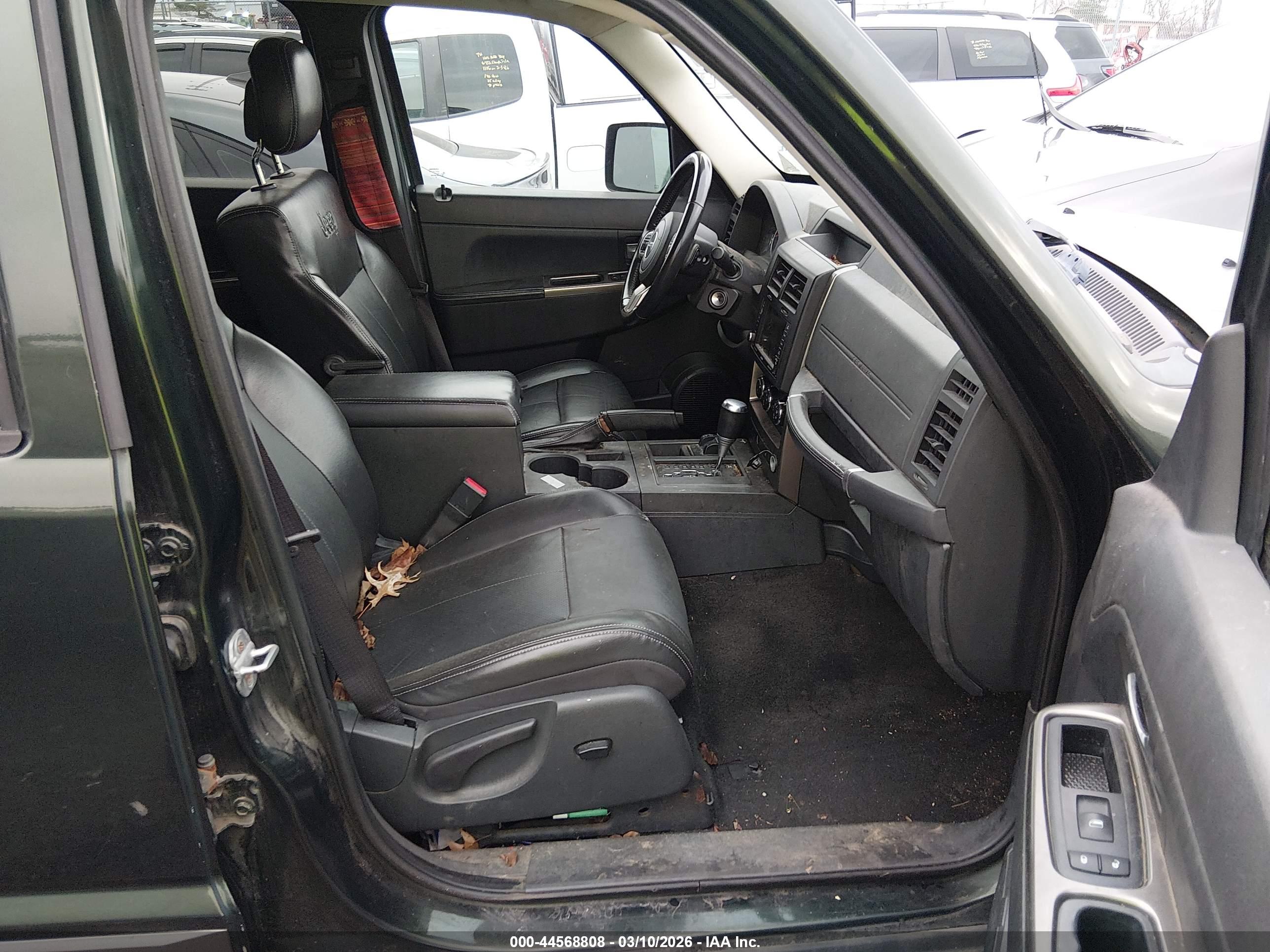 JEEP LIBERTY image 5