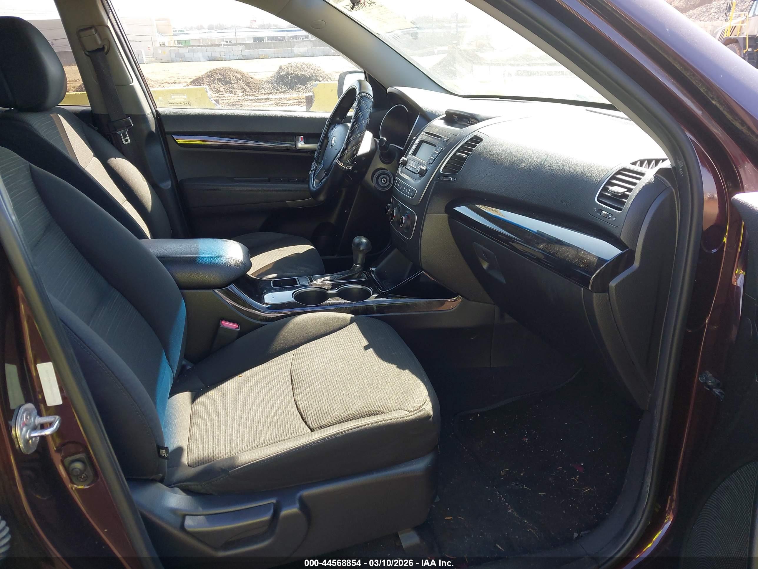 KIA SORENTO image 5