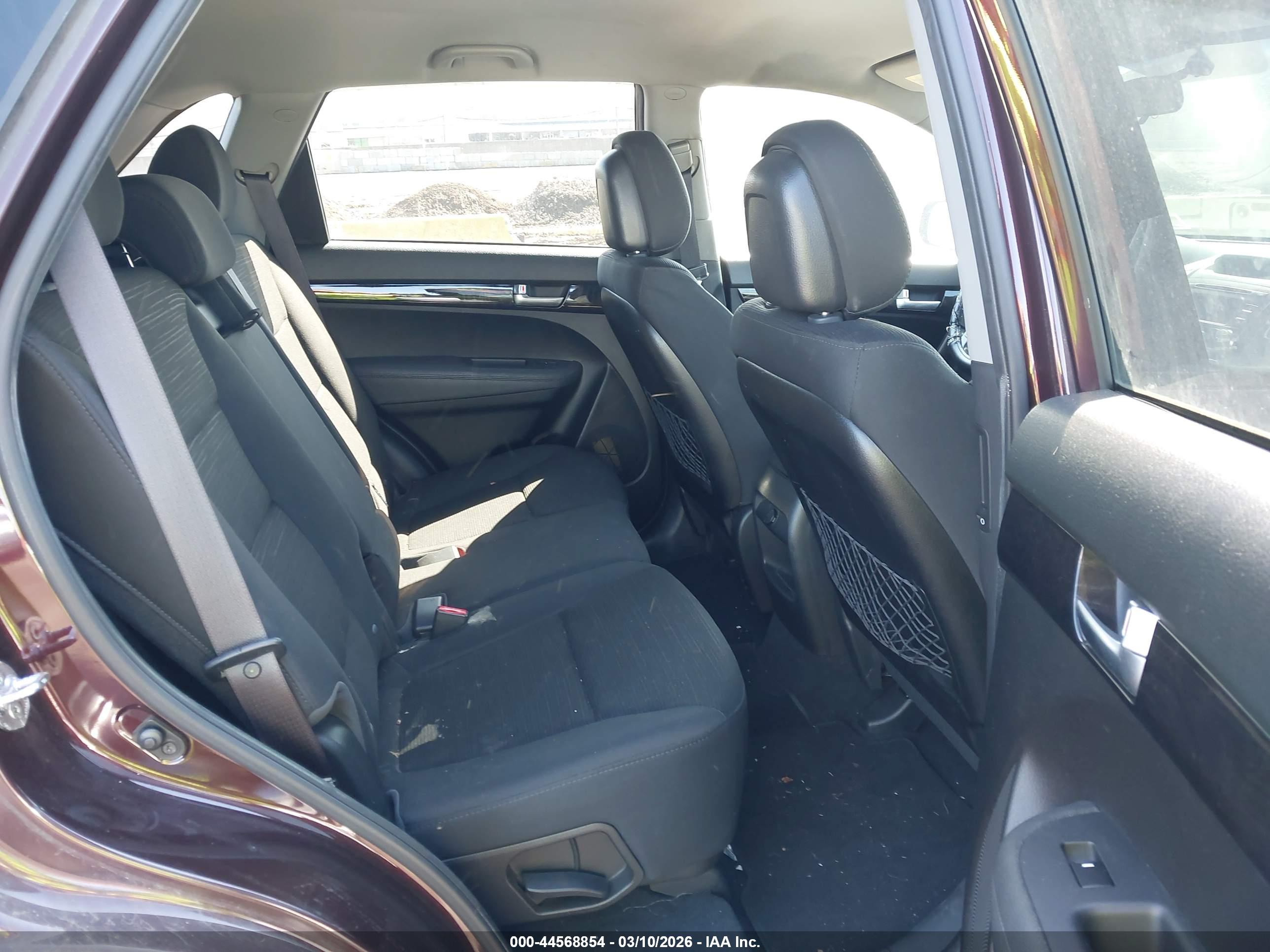 KIA SORENTO image 8