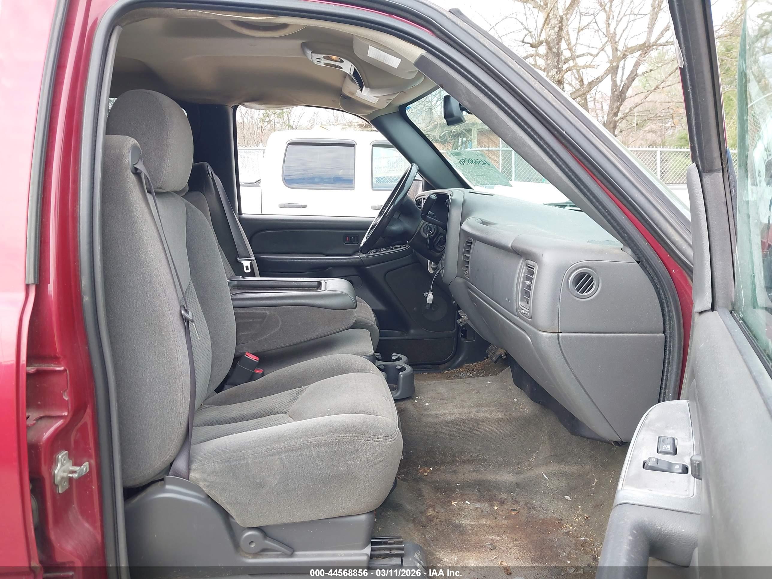 CHEVROLET SILVERADO image 5