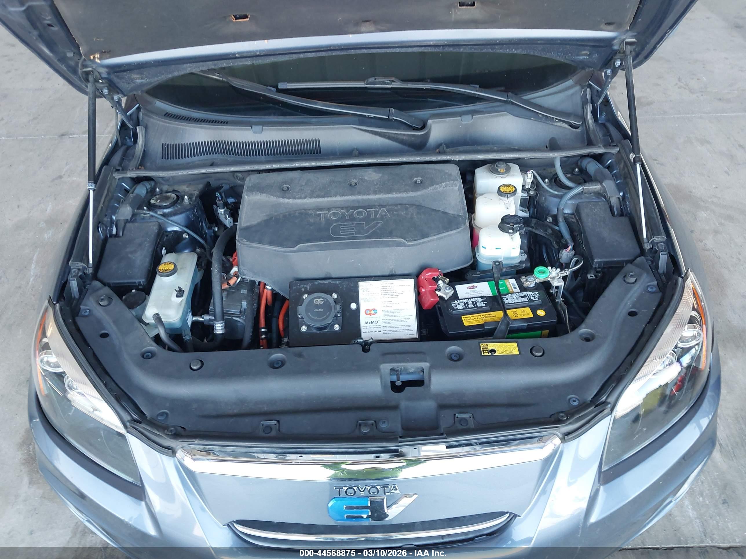 TOYOTA RAV4 image 10
