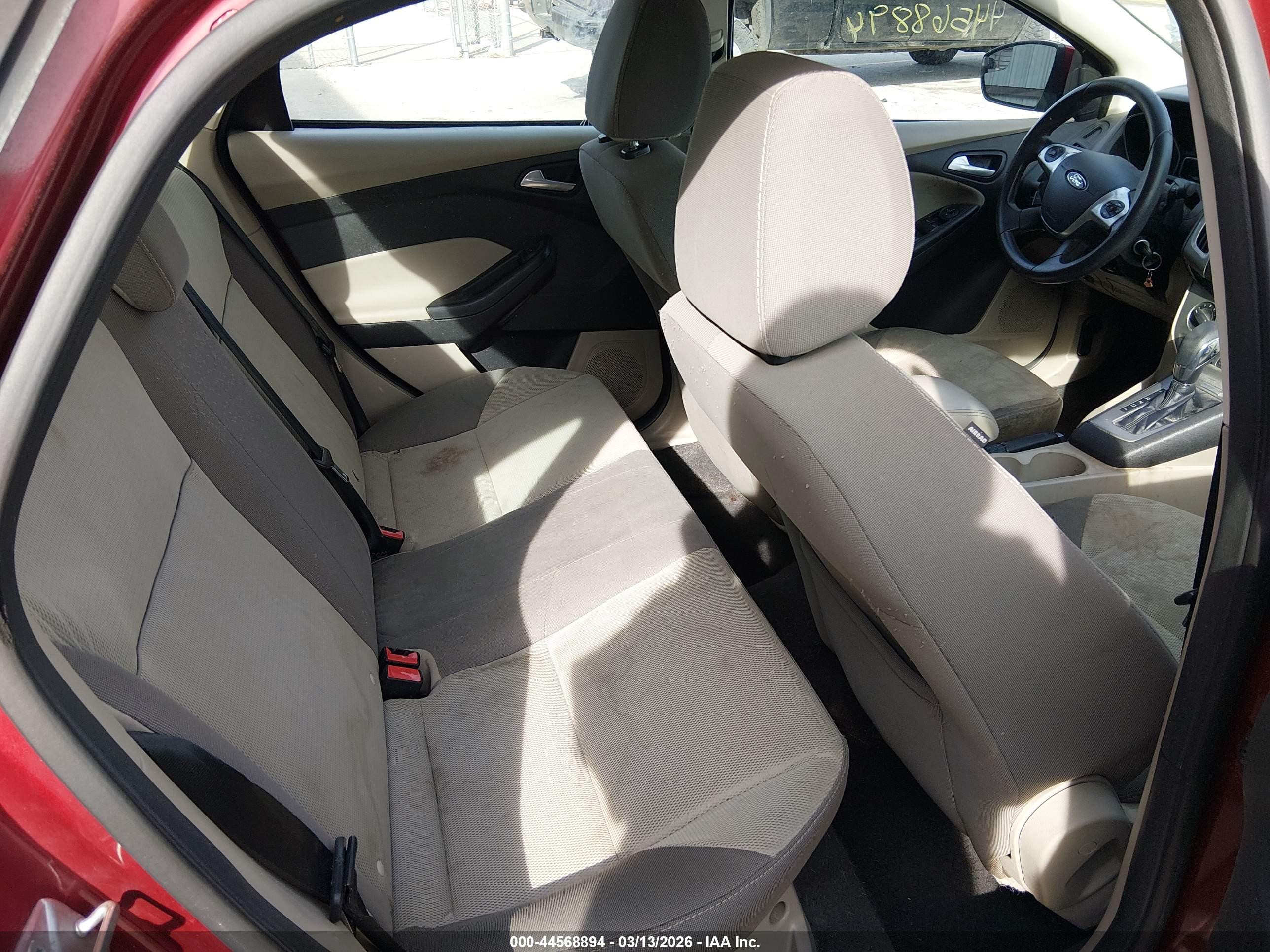 FORD FOCUS image 8