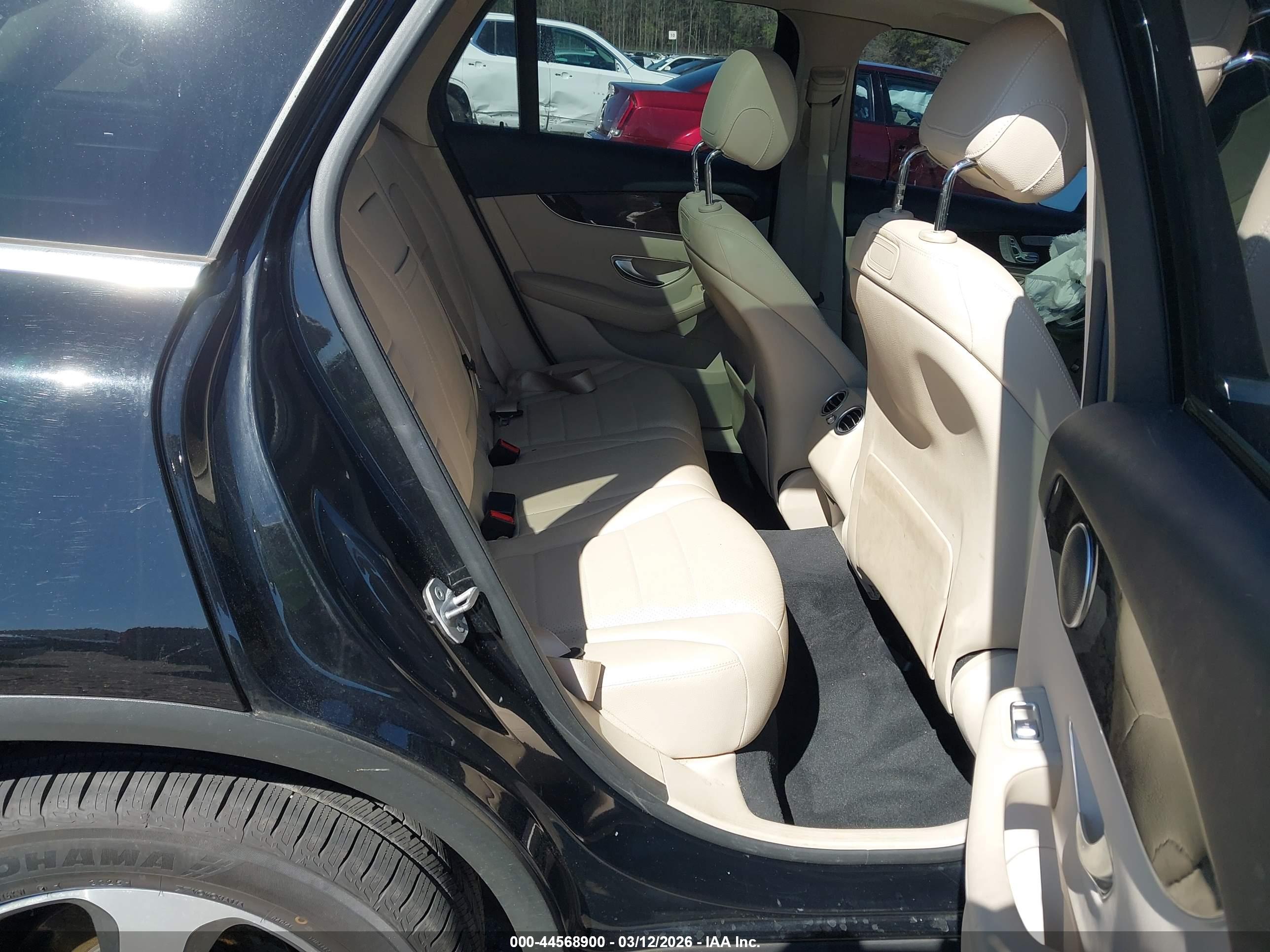 MERCEDES-BENZ GLC image 8
