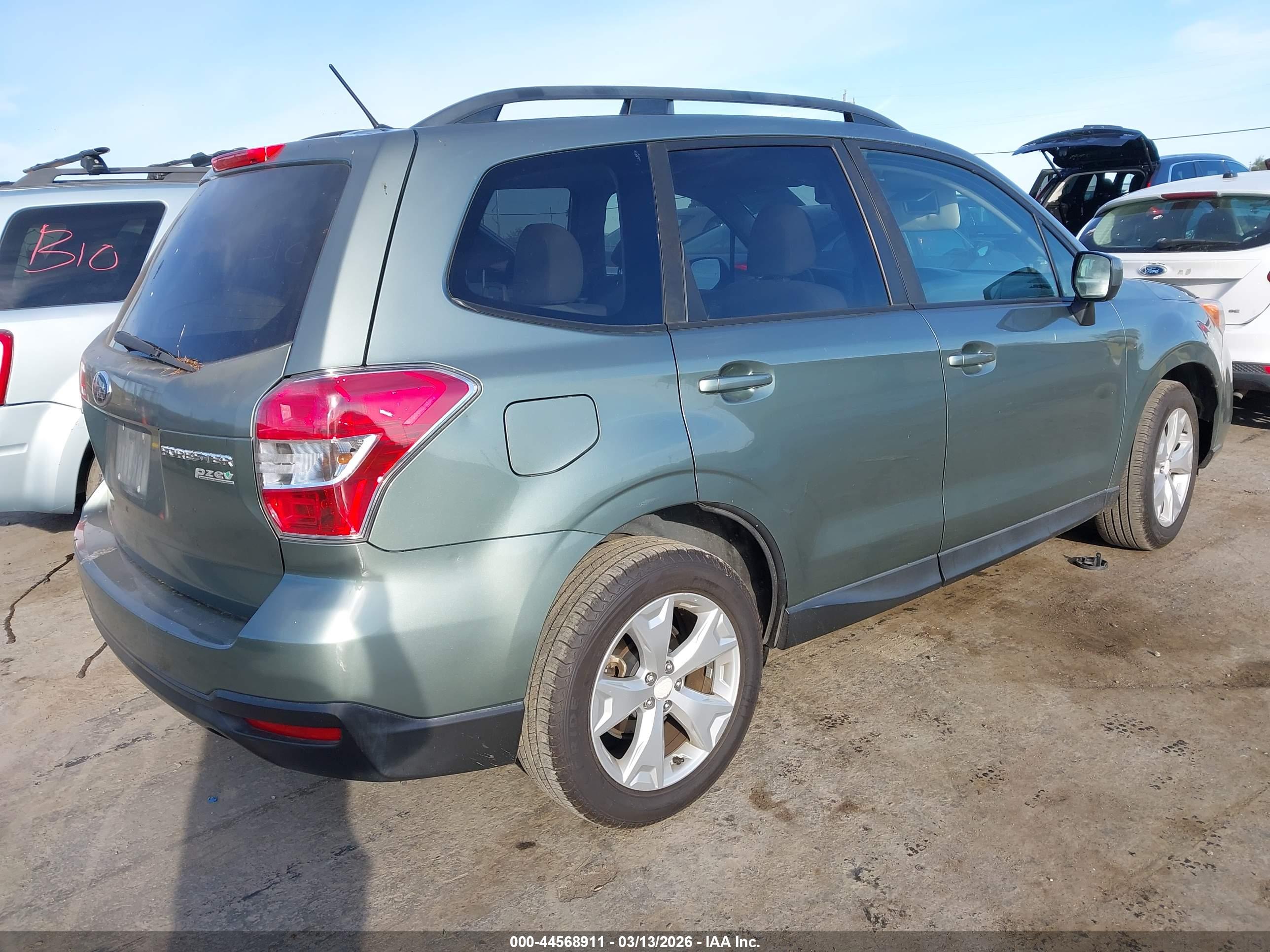 SUBARU FORESTER image 4