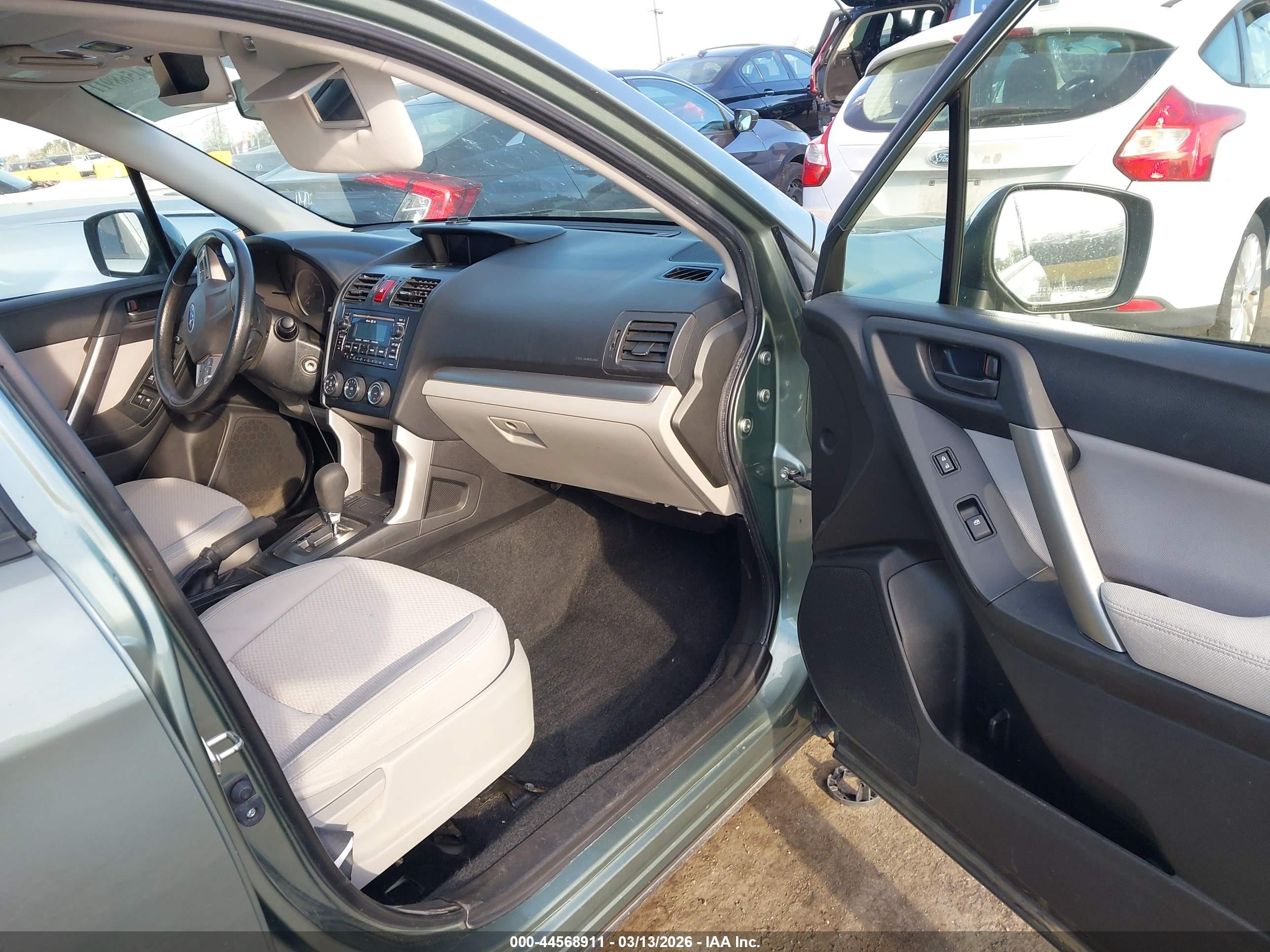 SUBARU FORESTER image 5