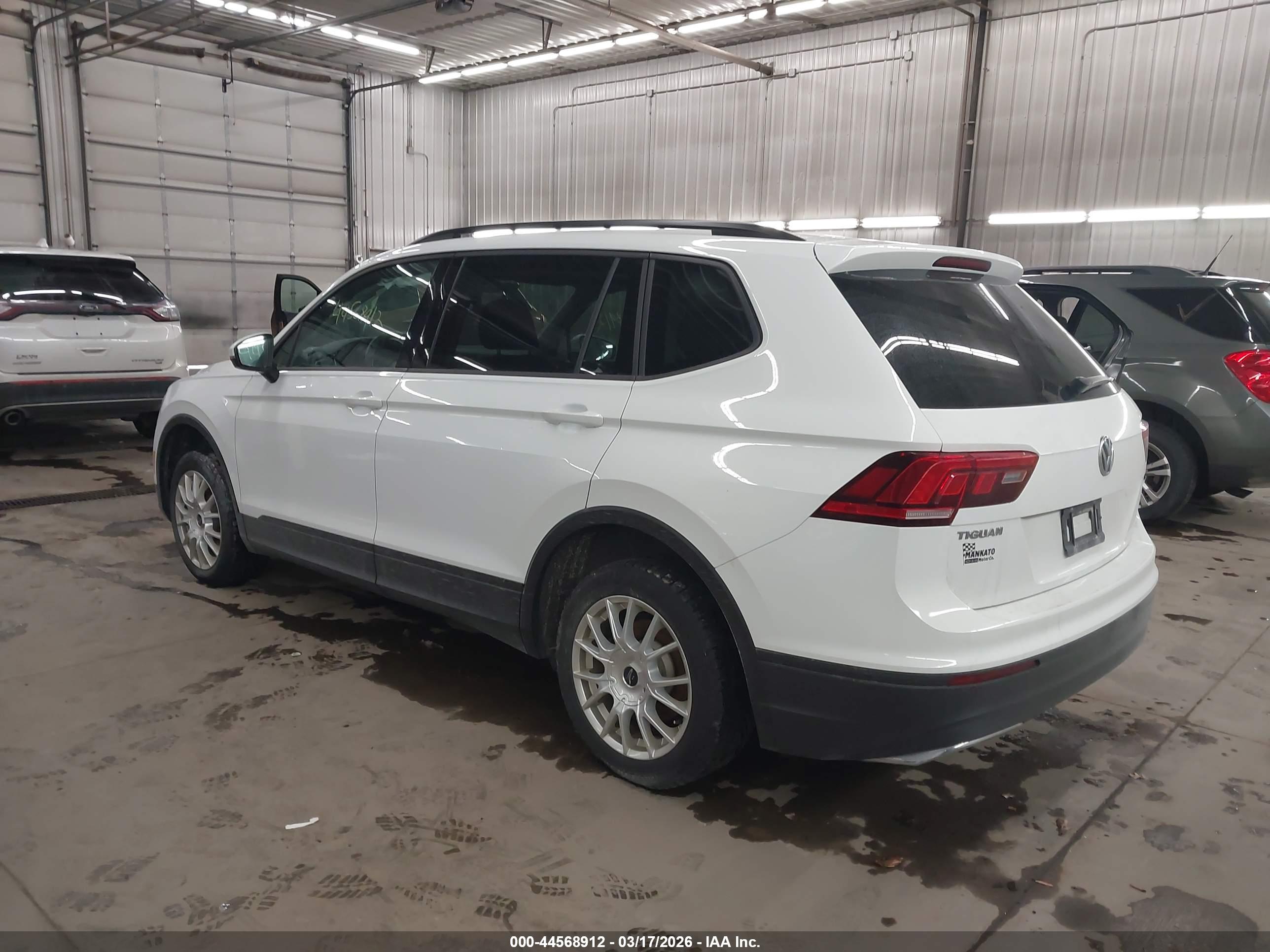 VOLKSWAGEN TIGUAN image 3