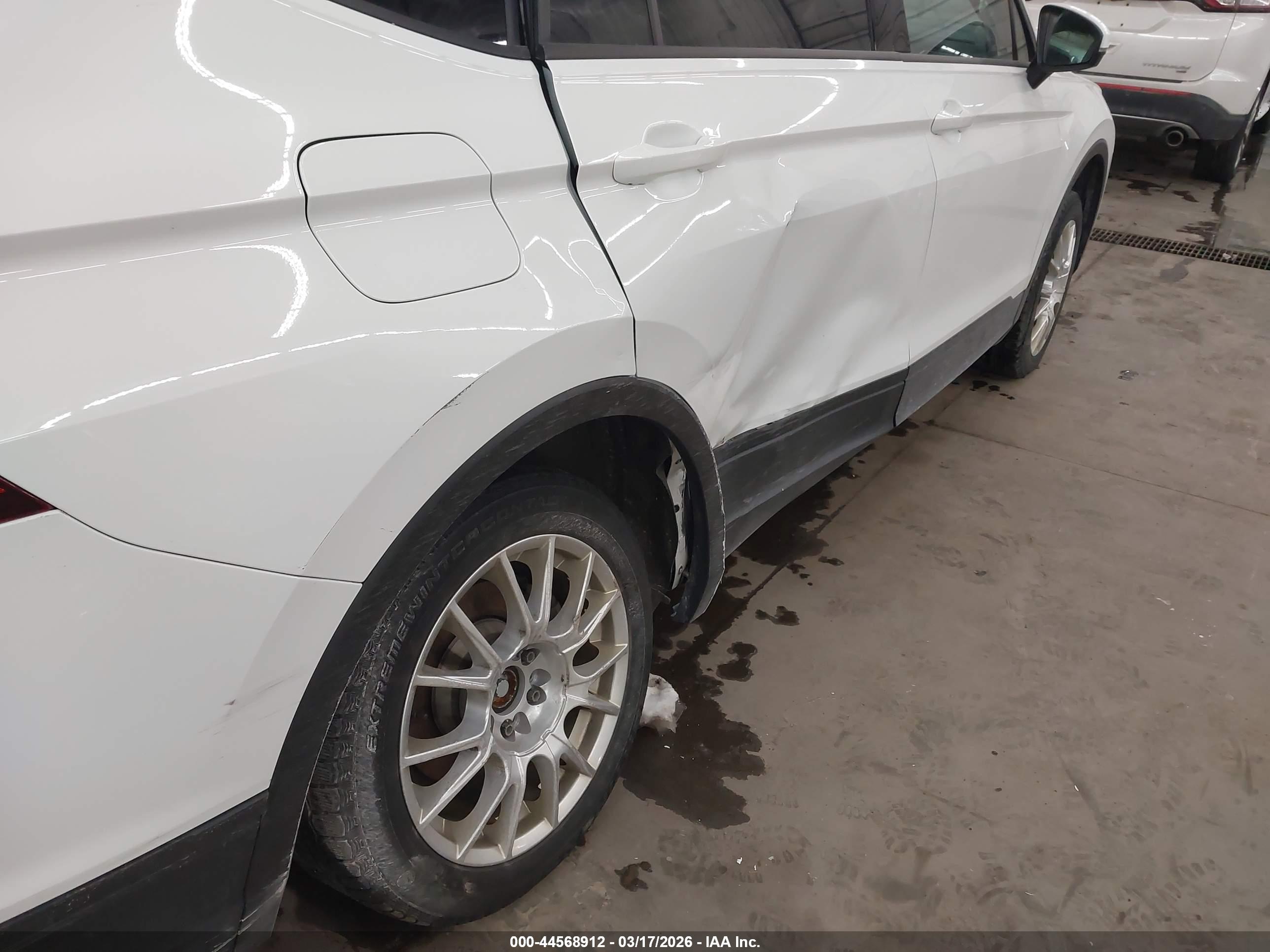 VOLKSWAGEN TIGUAN image 6