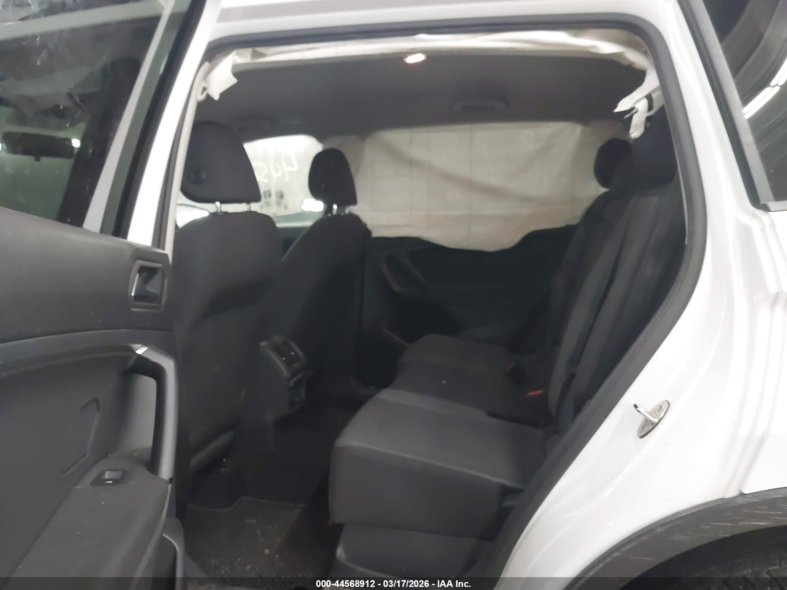 VOLKSWAGEN TIGUAN image 8