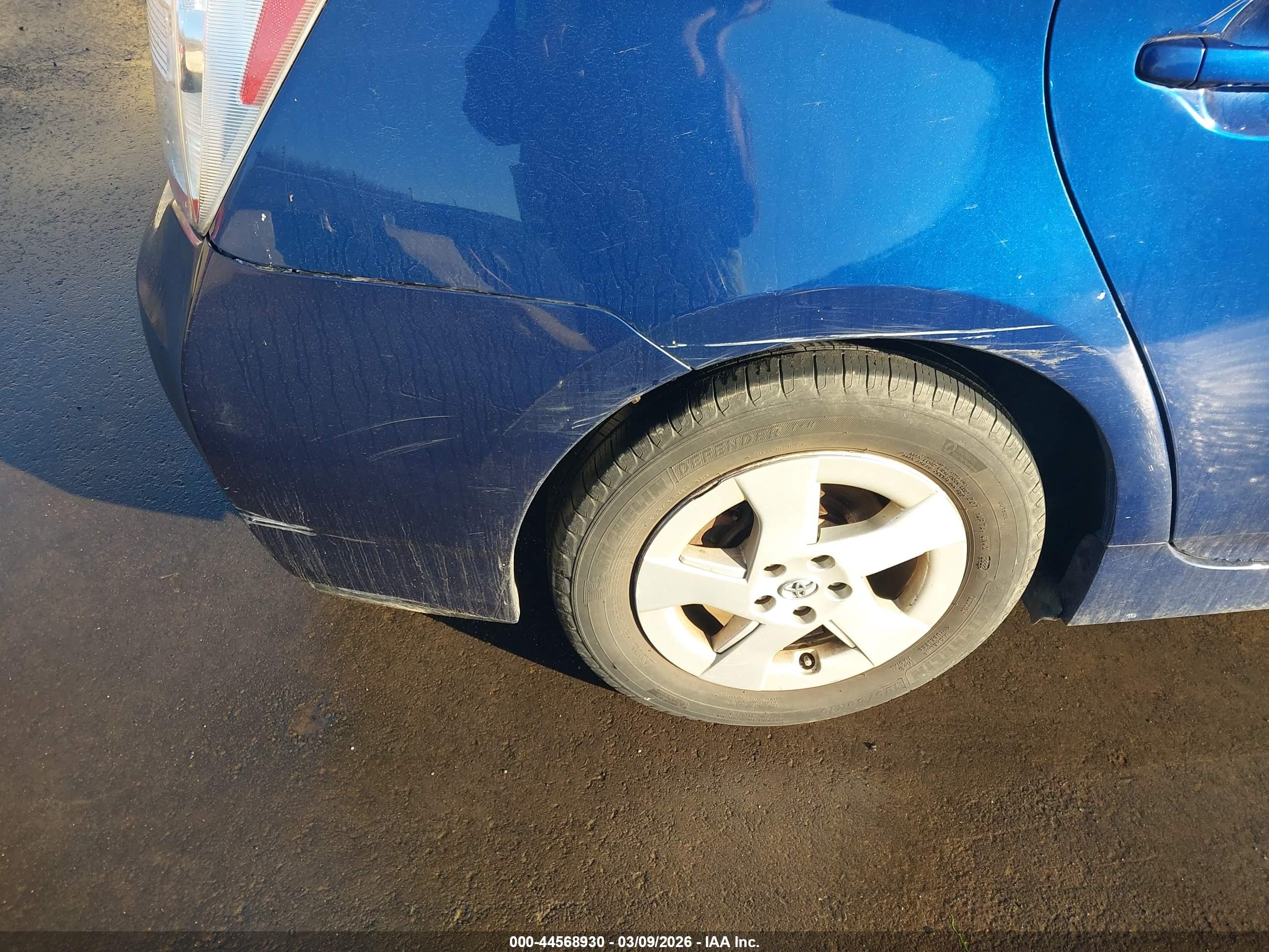 TOYOTA PRIUS image 6