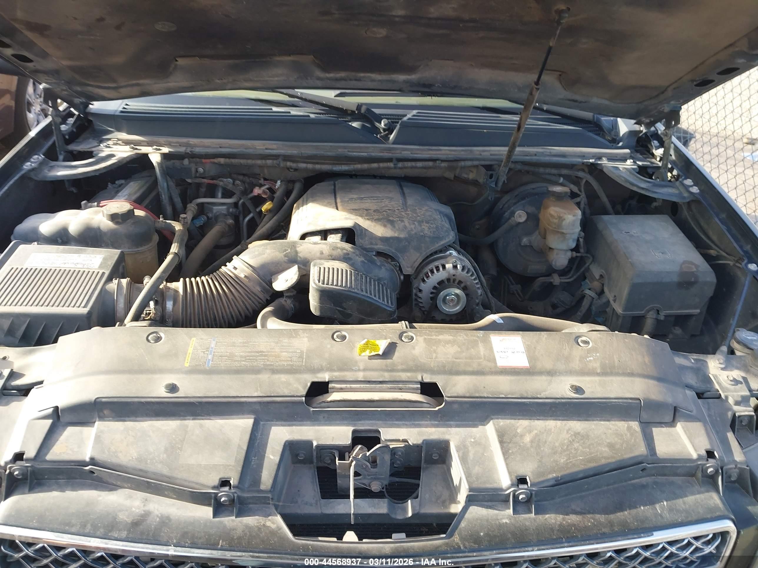 CHEVROLET TAHOE image 10
