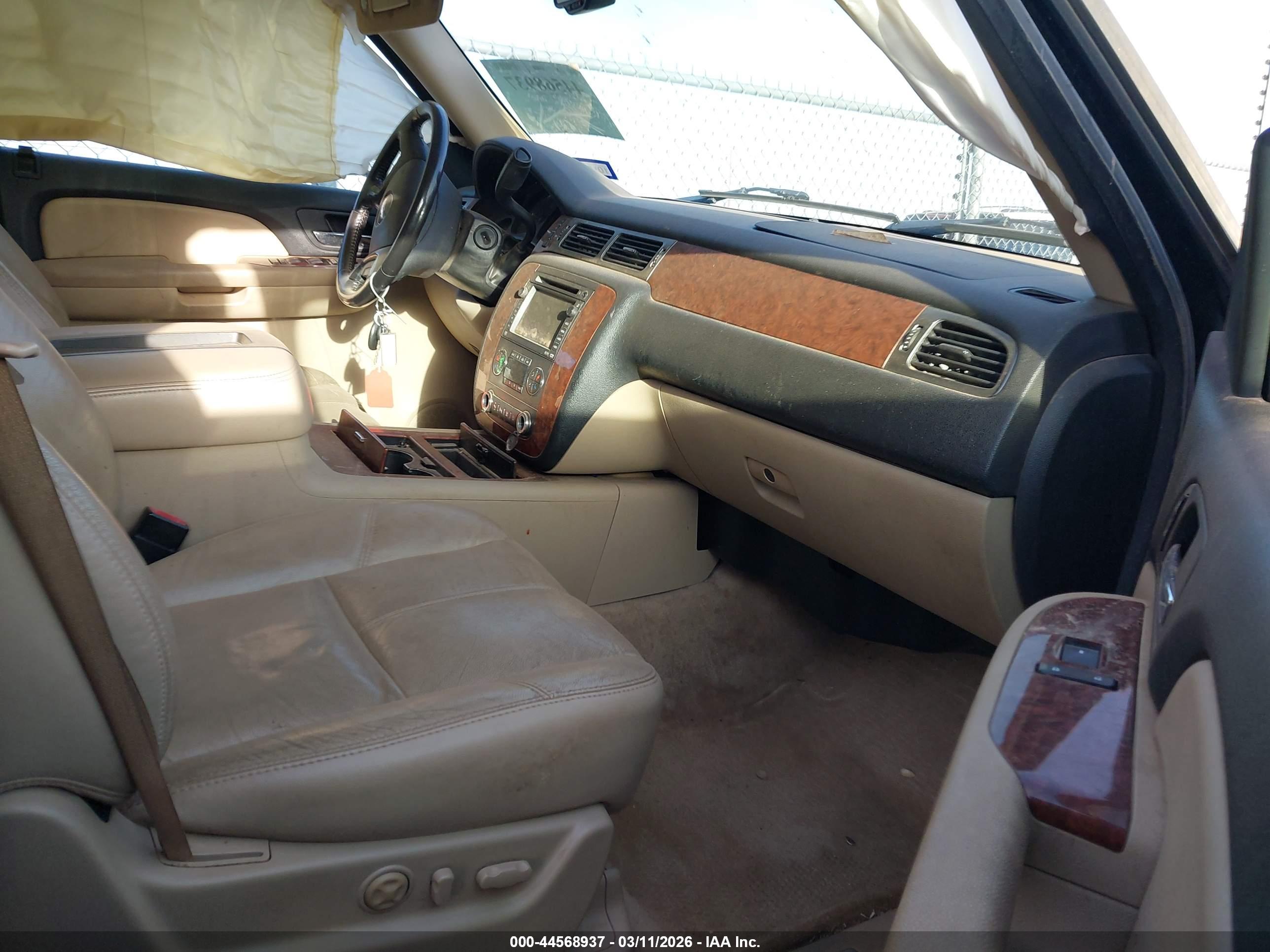 CHEVROLET TAHOE image 5