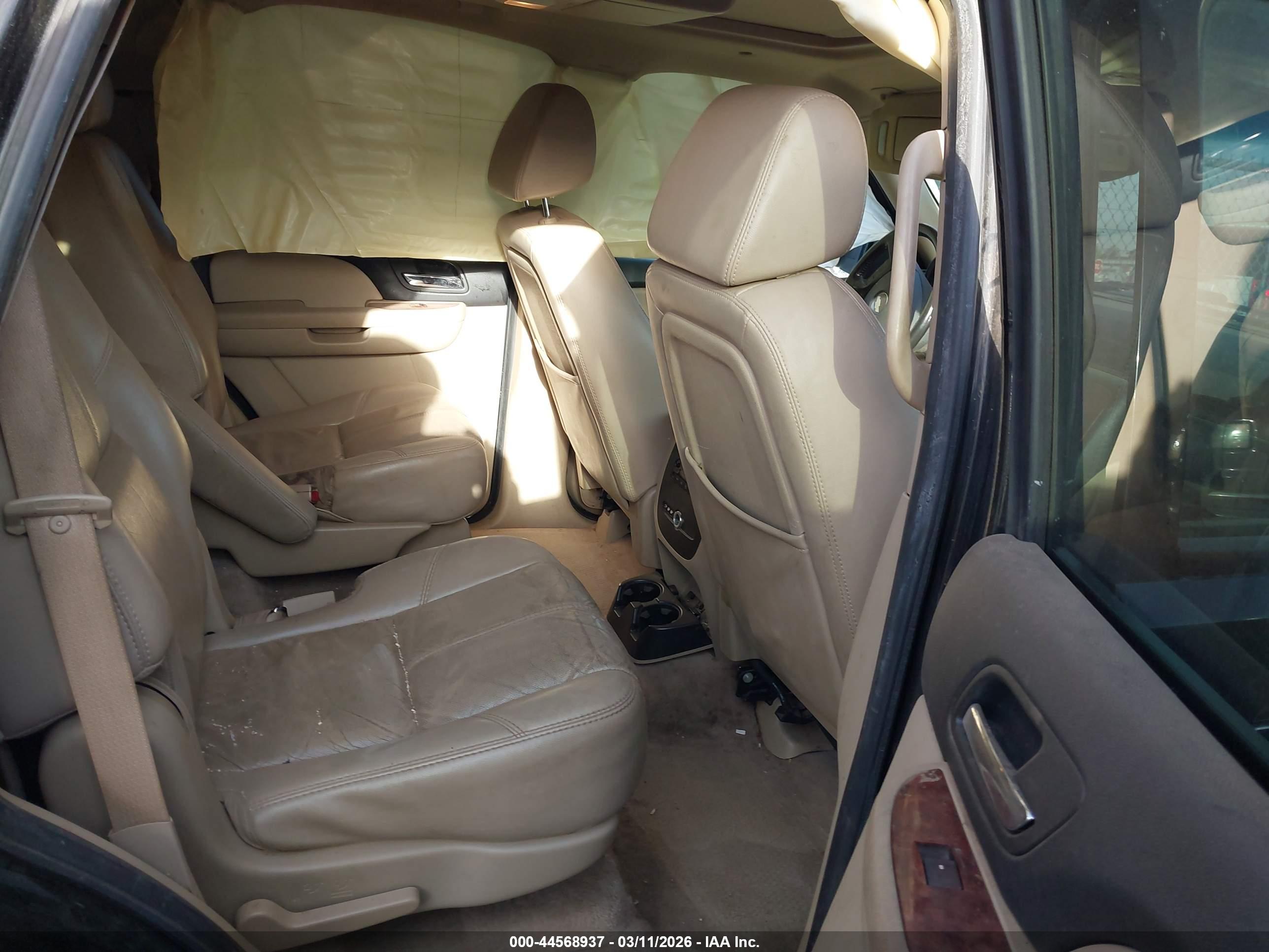 CHEVROLET TAHOE image 8
