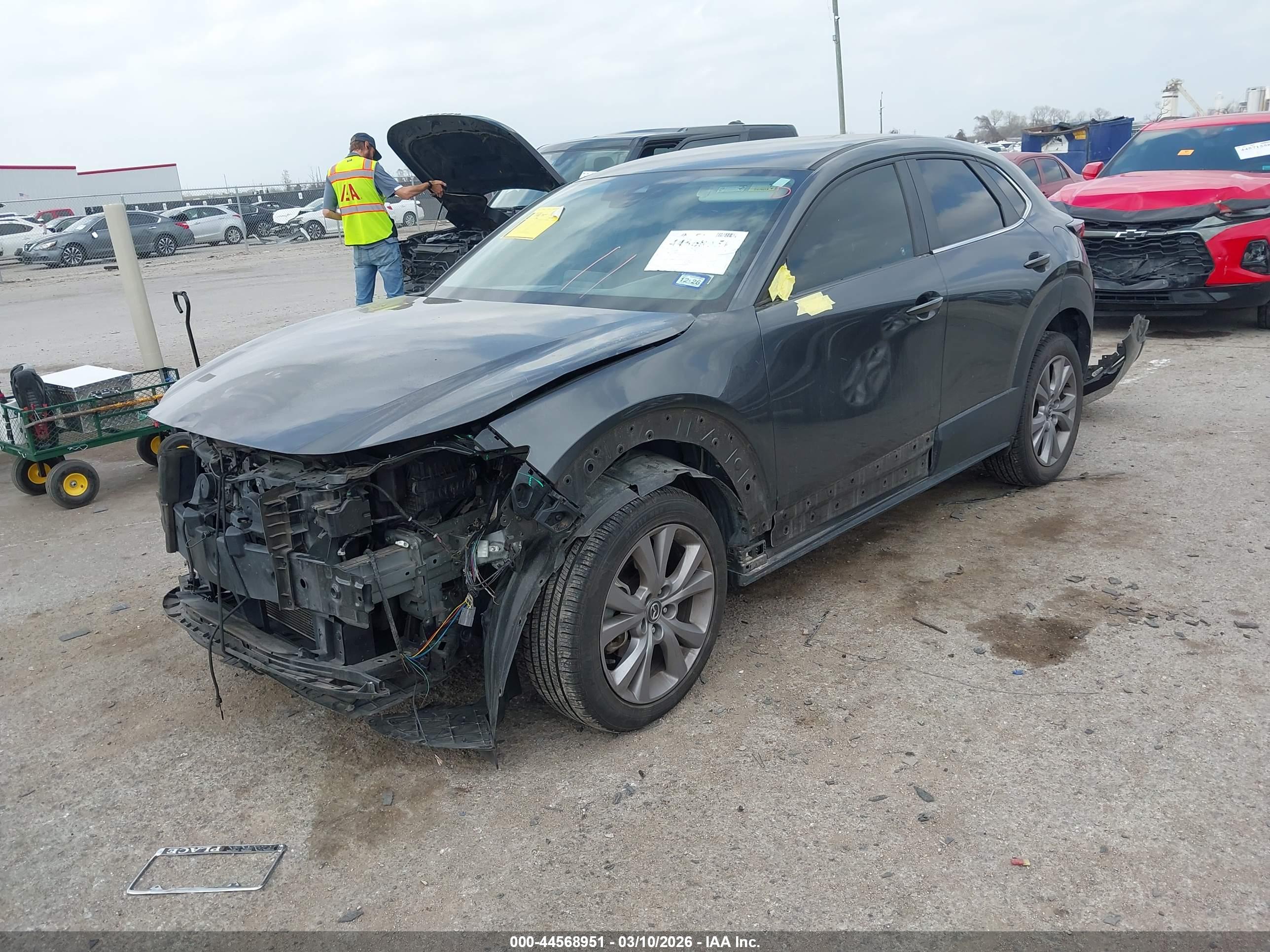 MAZDA CX-30 image 2