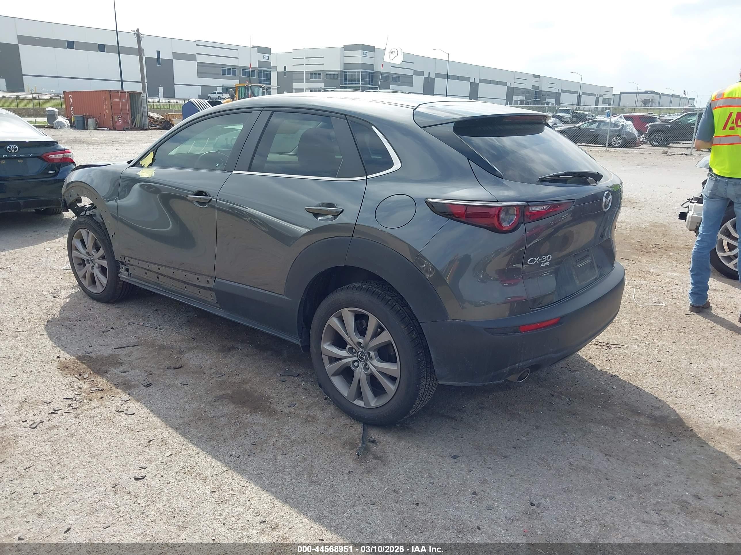 MAZDA CX-30 image 3
