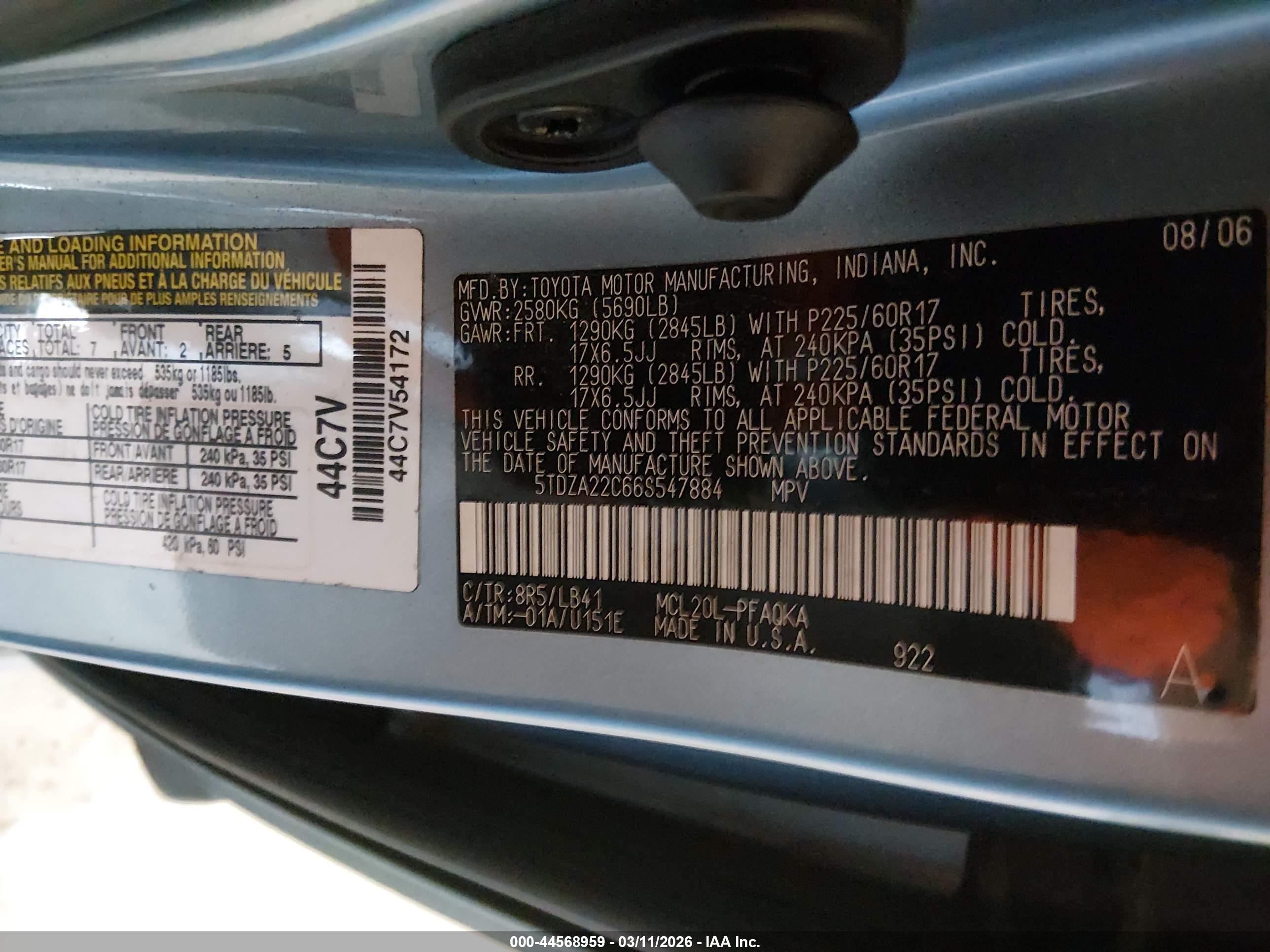 TOYOTA SIENNA image 9