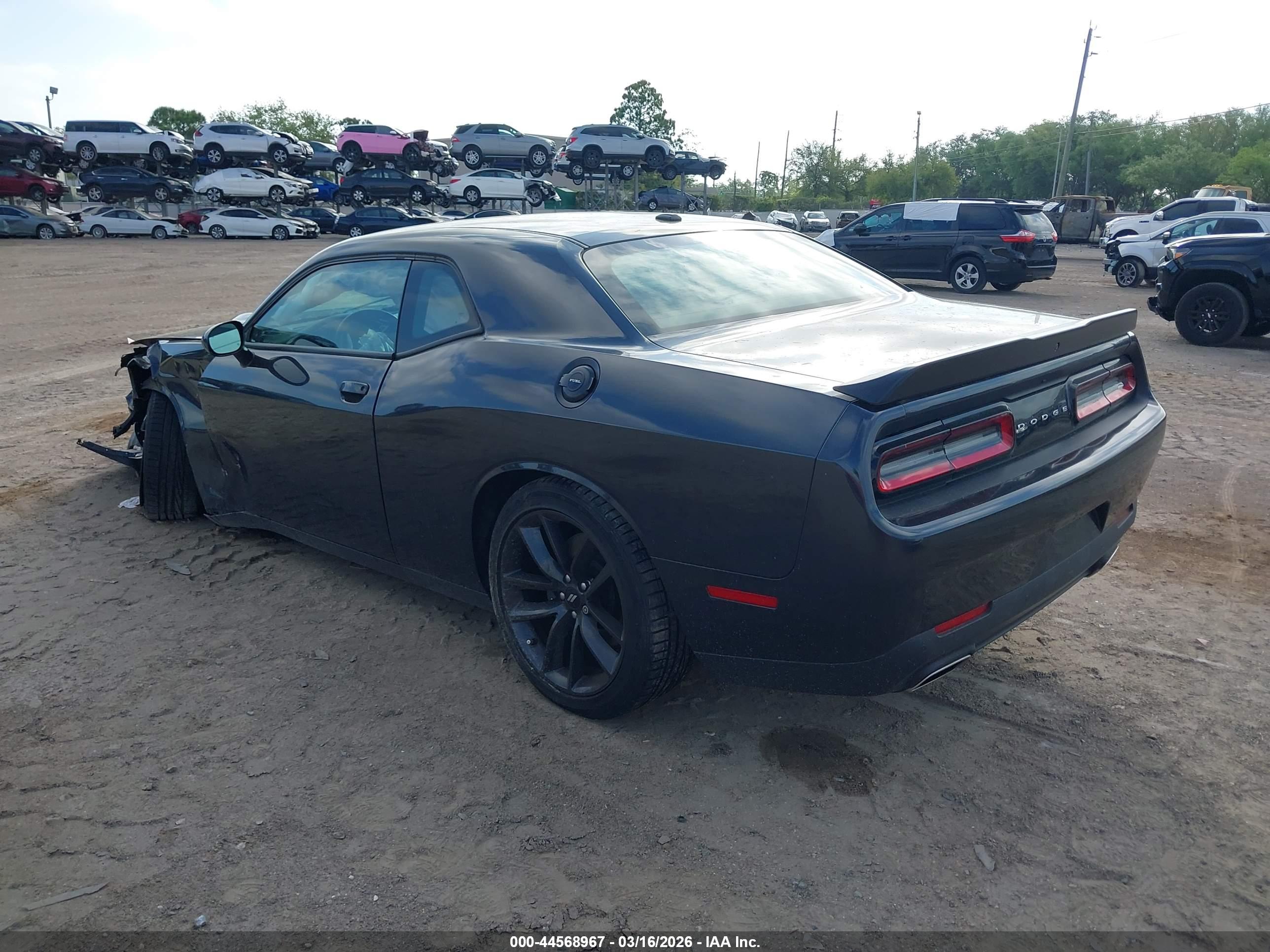 DODGE CHALLENGER image 3