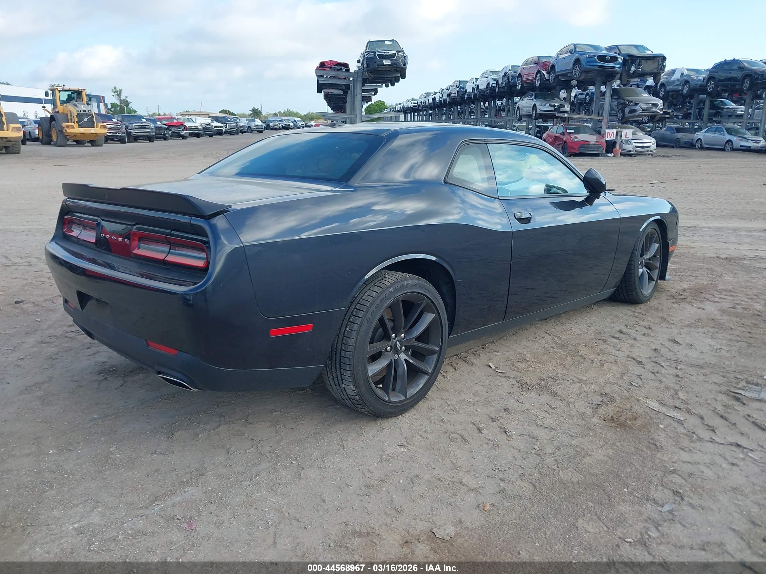 DODGE CHALLENGER image 4