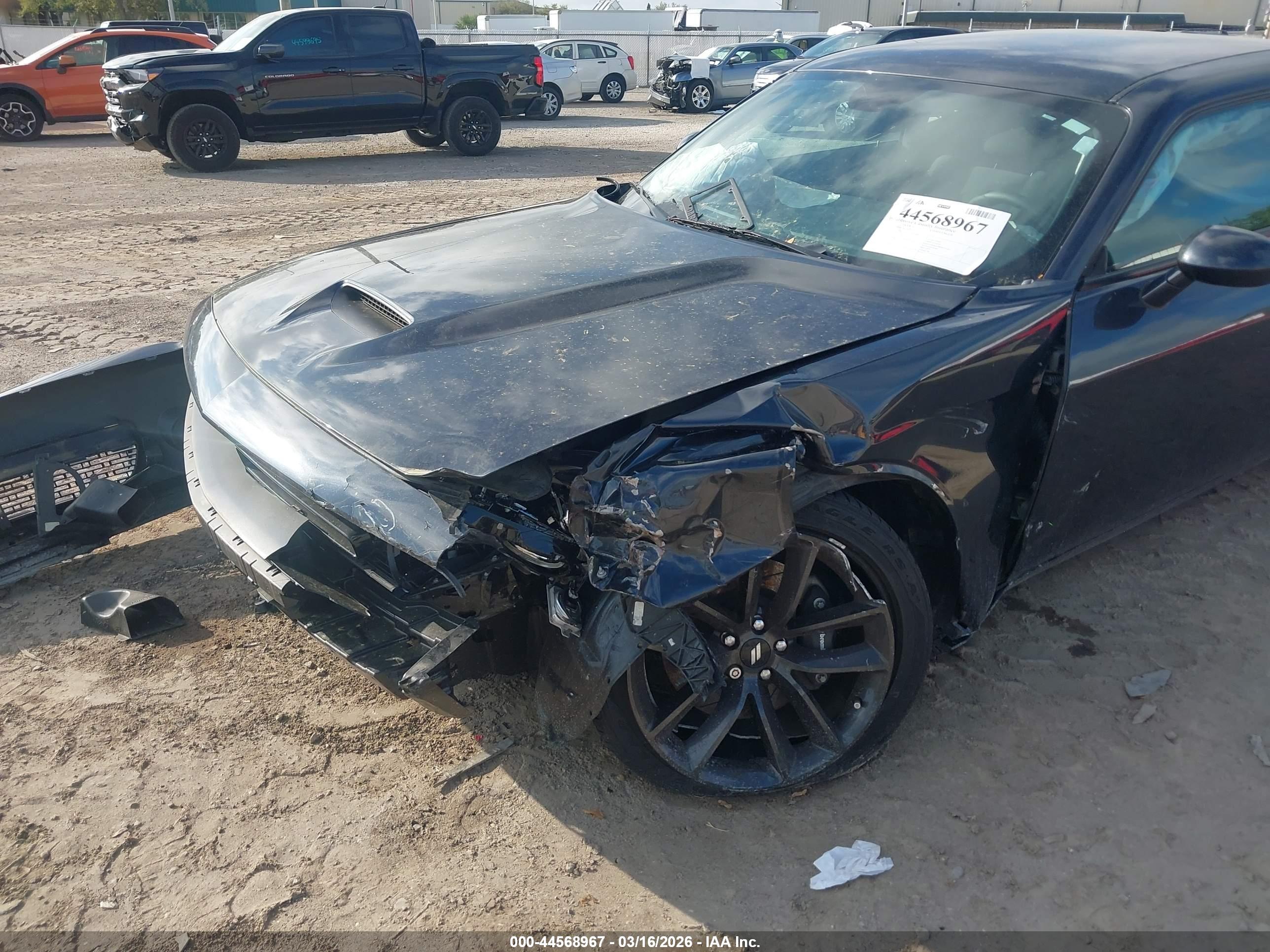 DODGE CHALLENGER image 6